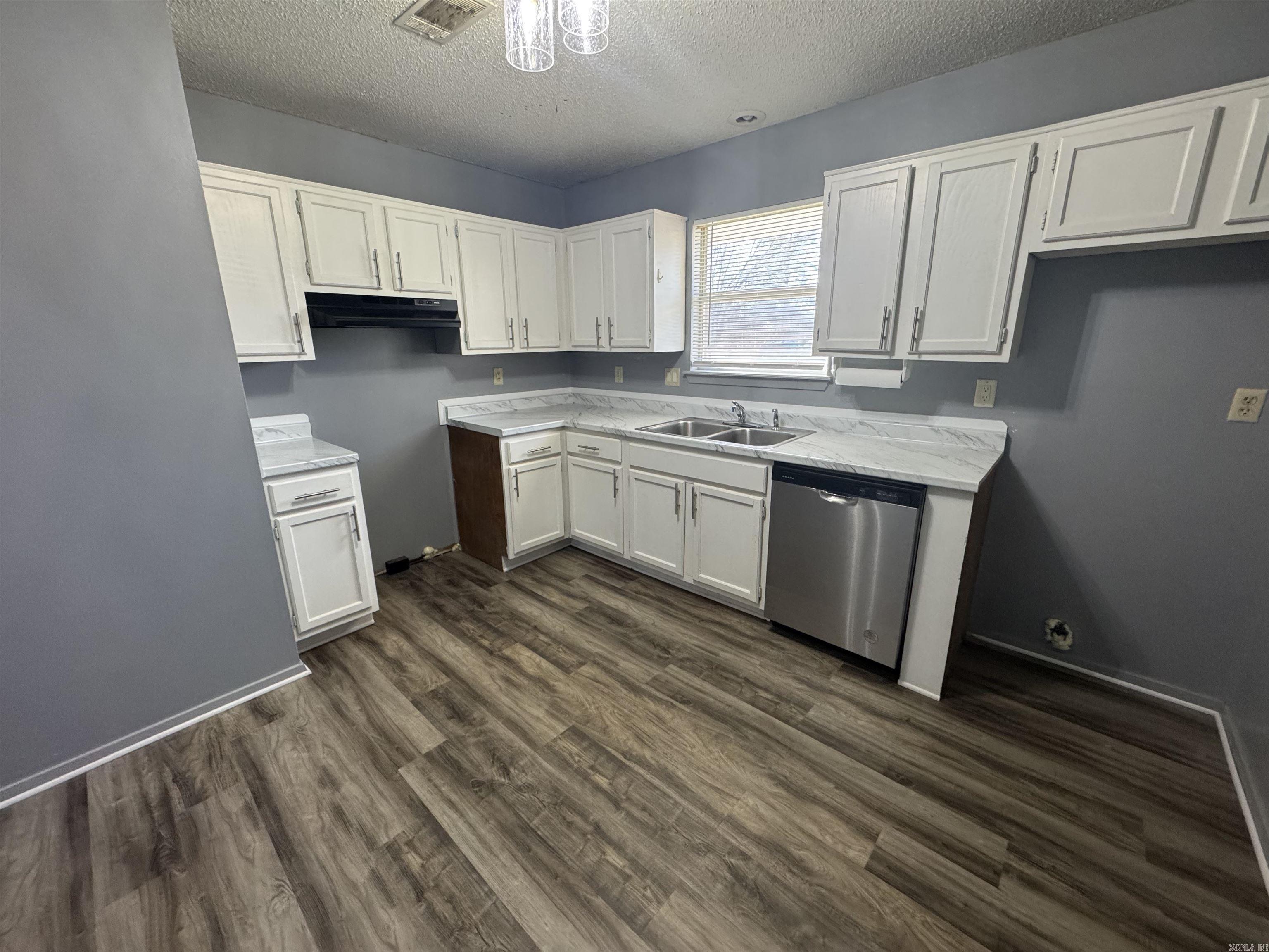 MEADOWLARK - Residential