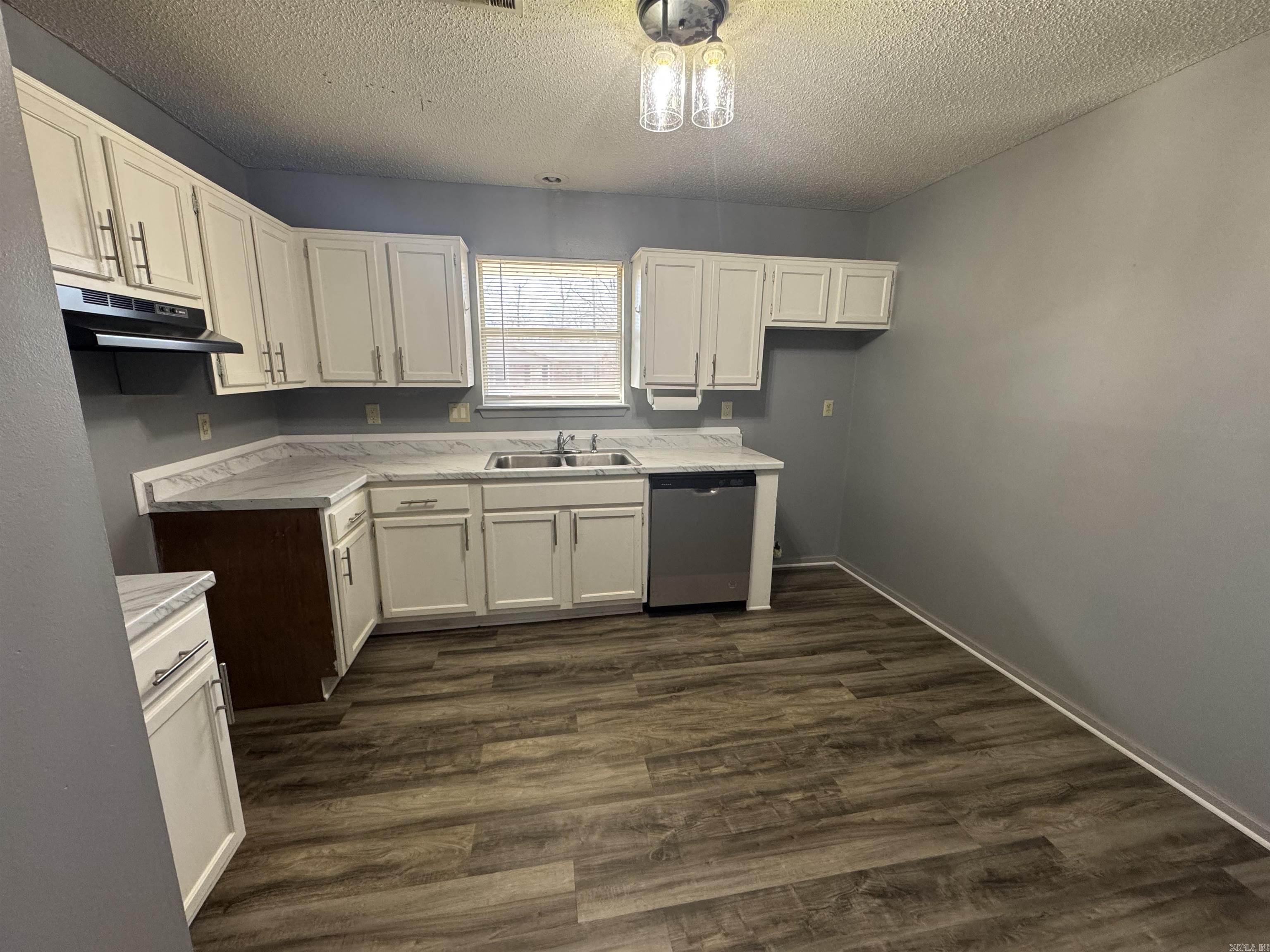 MEADOWLARK - Residential