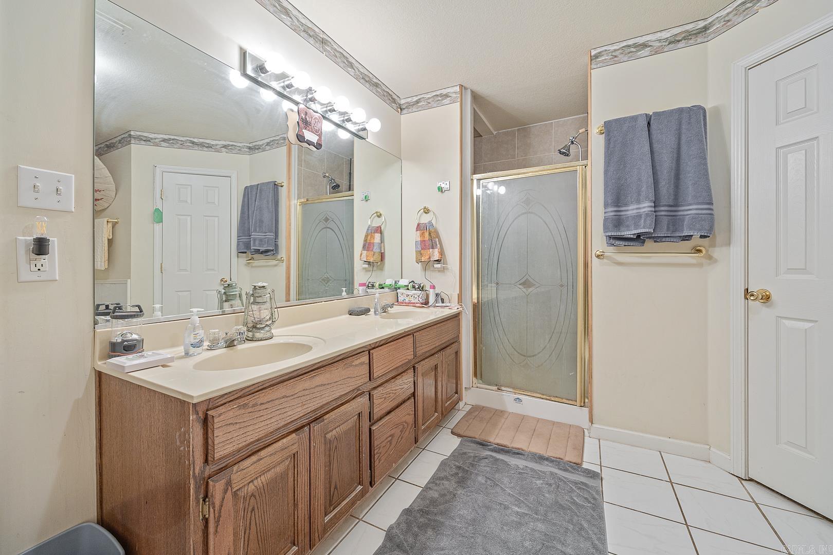 COUNTRY SIDE - Residential