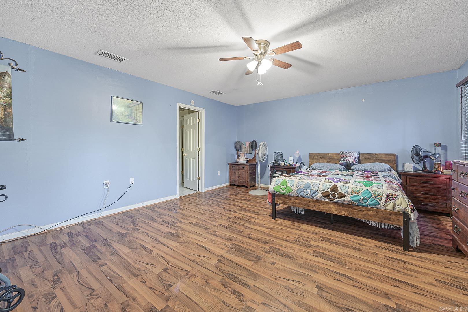 COUNTRY SIDE - Residential