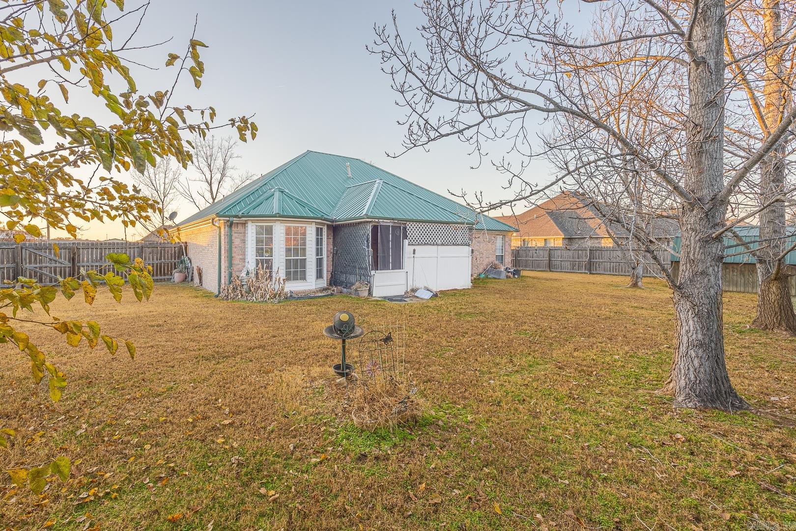 COUNTRY SIDE - Residential