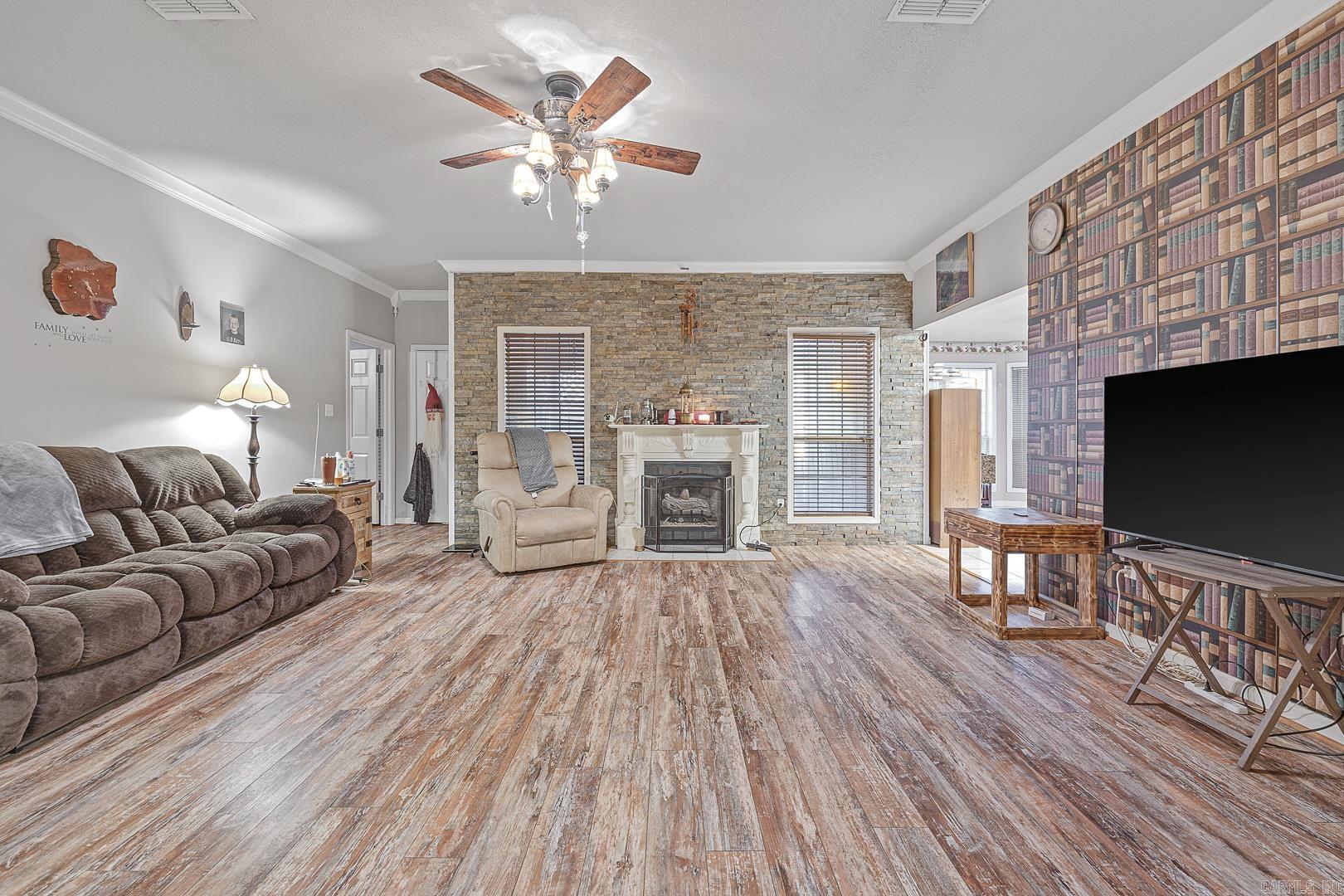 COUNTRY SIDE - Residential