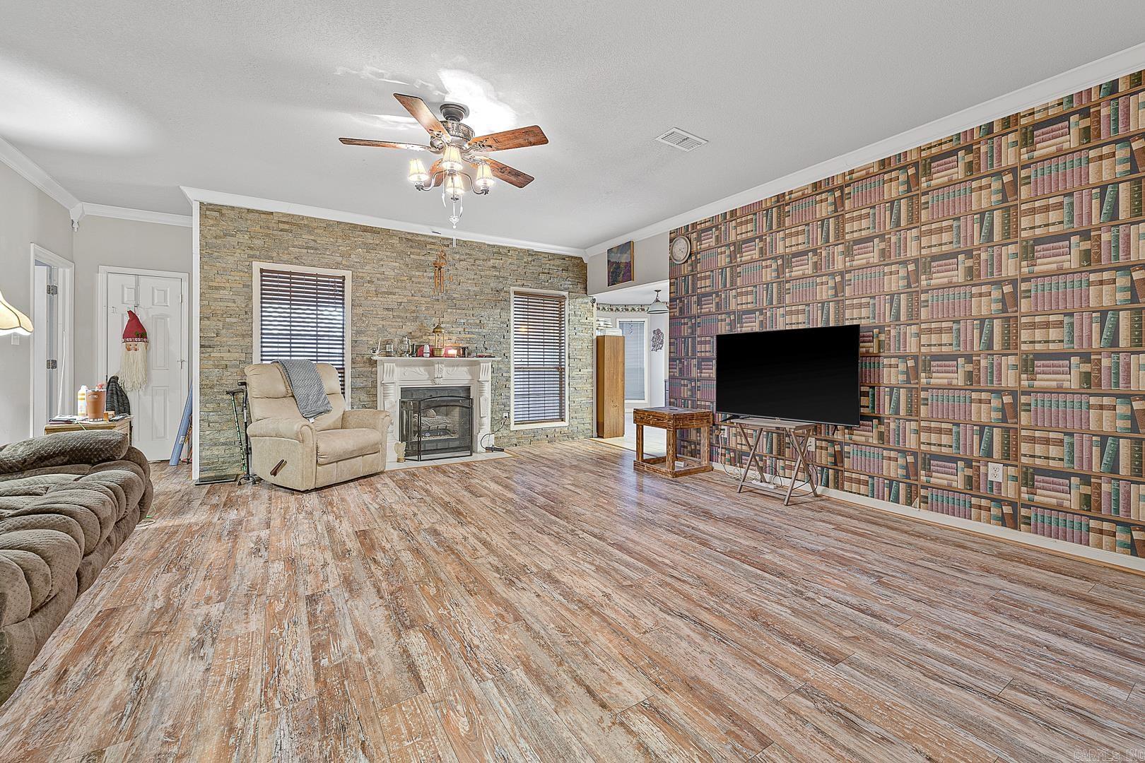 COUNTRY SIDE - Residential