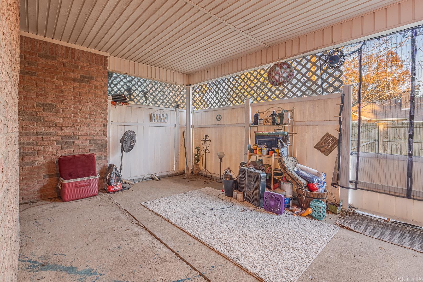 COUNTRY SIDE - Residential