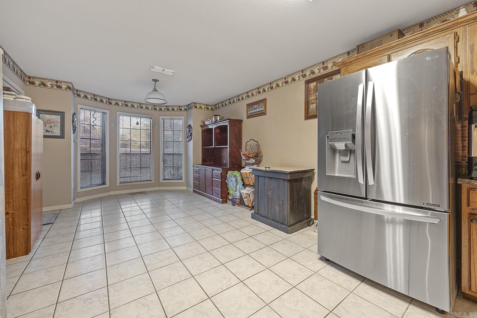 COUNTRY SIDE - Residential