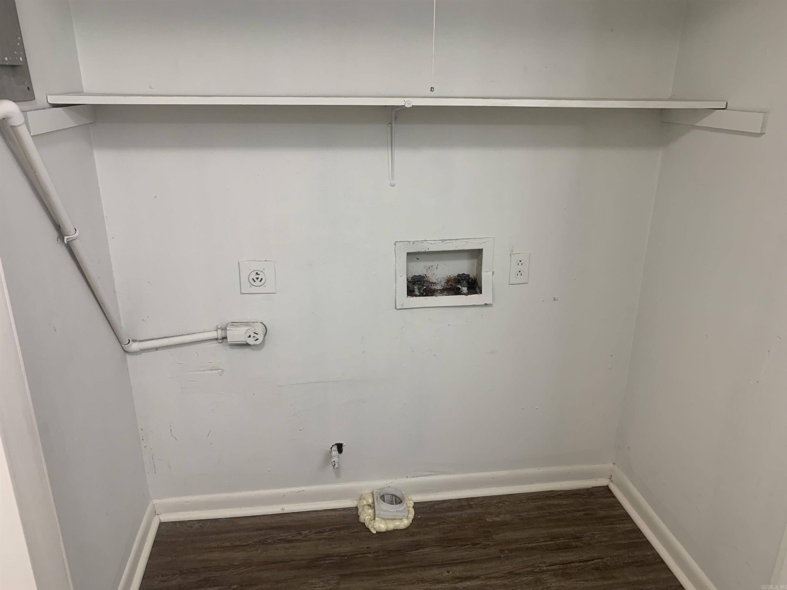 LAPLAZA ACRES - Residential