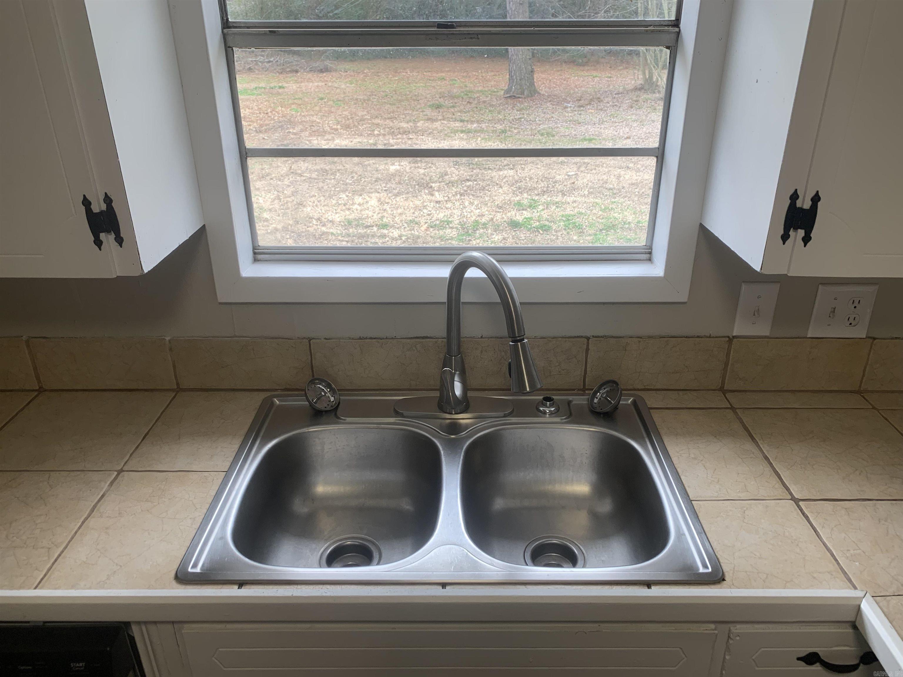 LAPLAZA ACRES - Residential