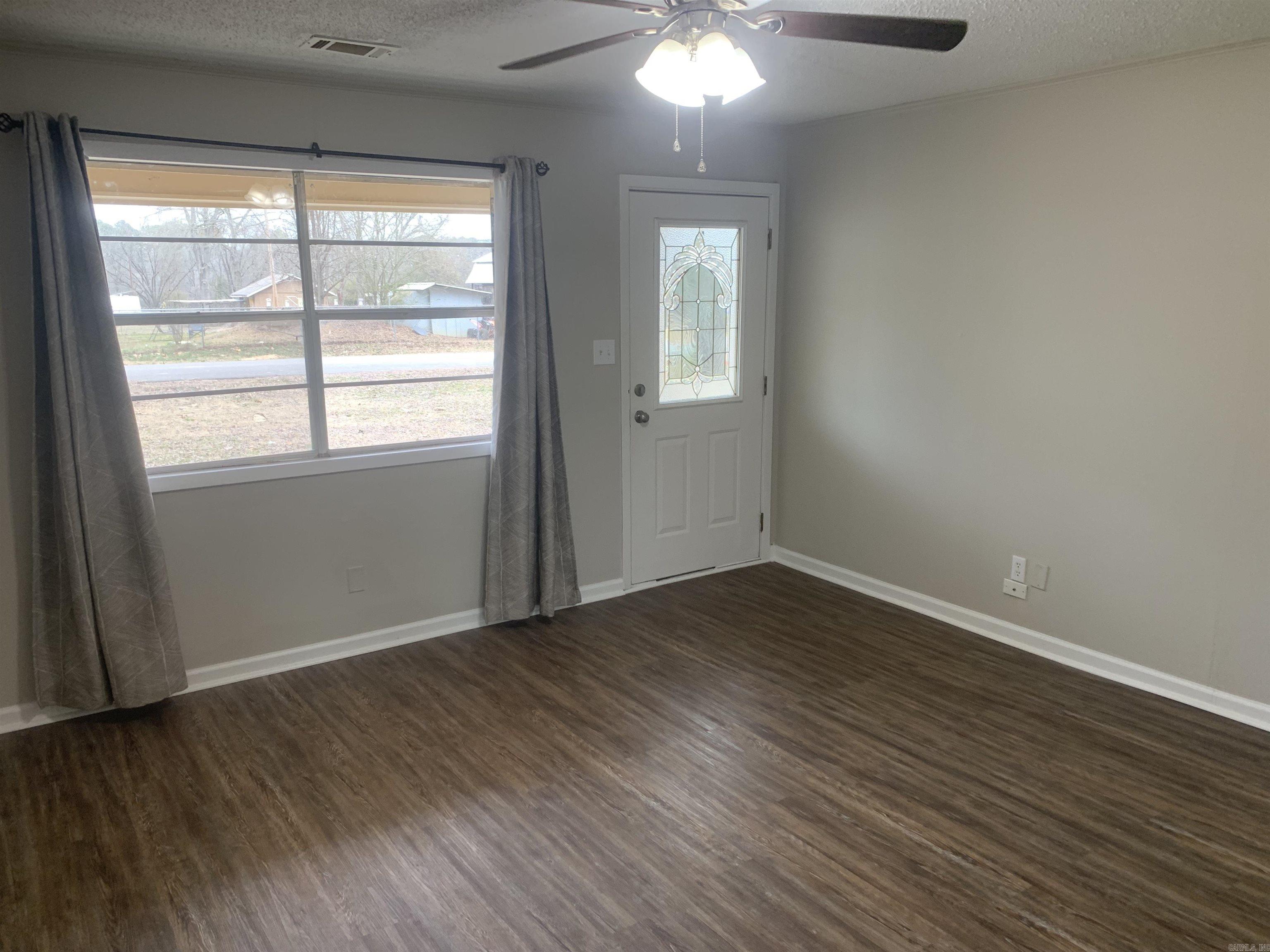 LAPLAZA ACRES - Residential