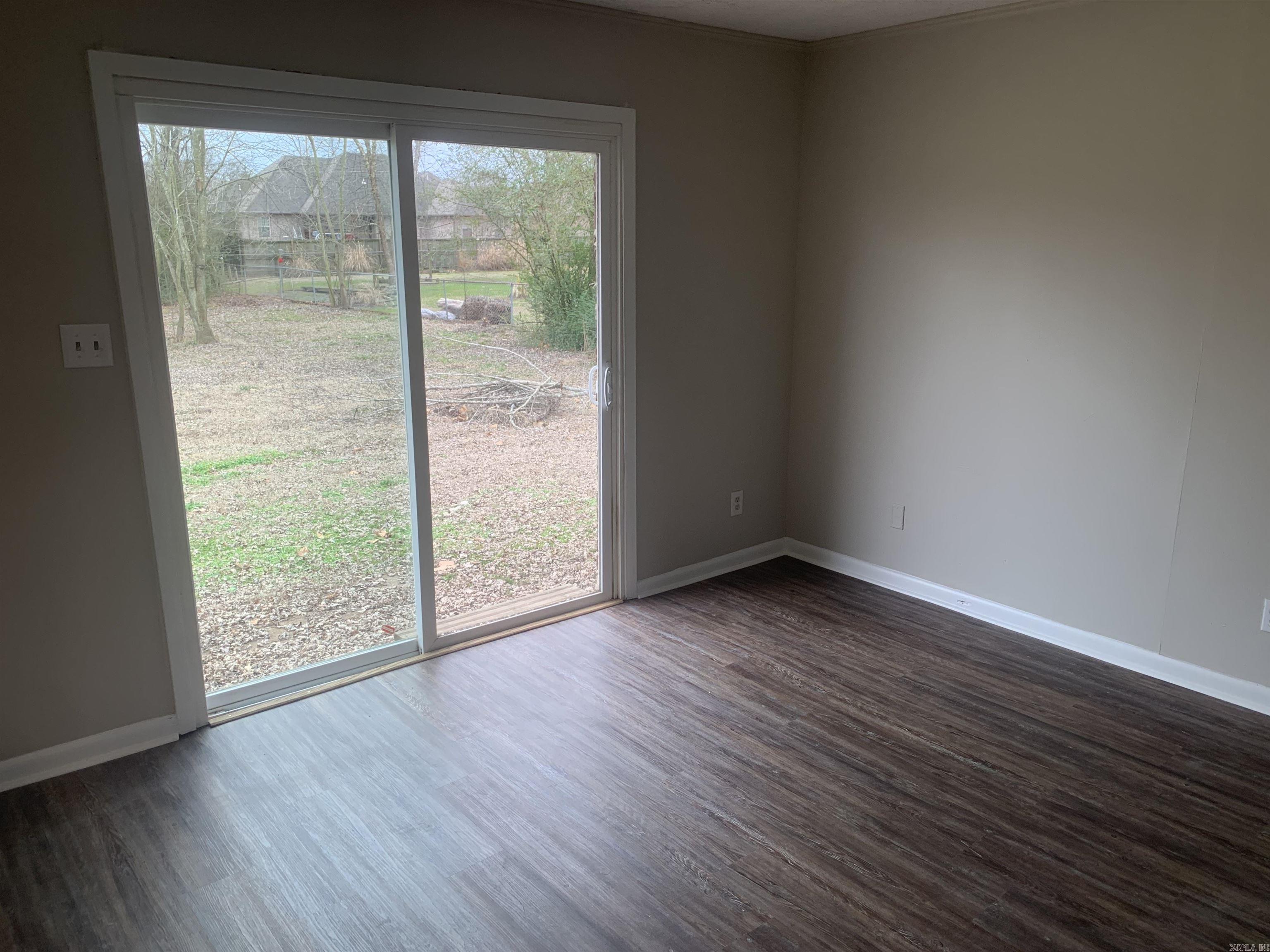 LAPLAZA ACRES - Residential