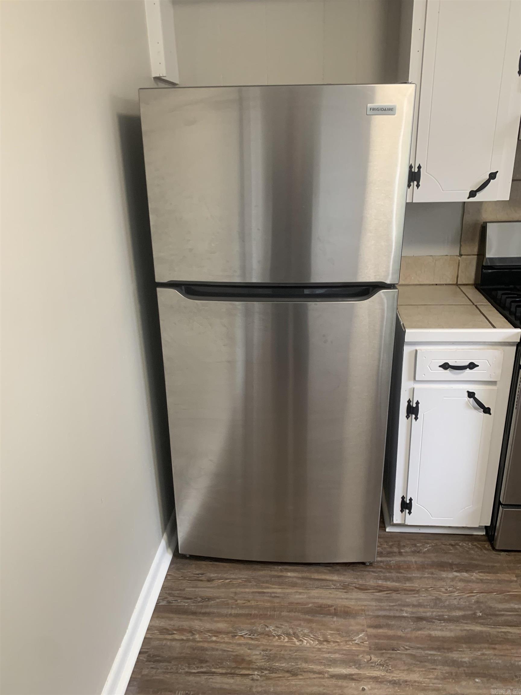 LAPLAZA ACRES - Residential