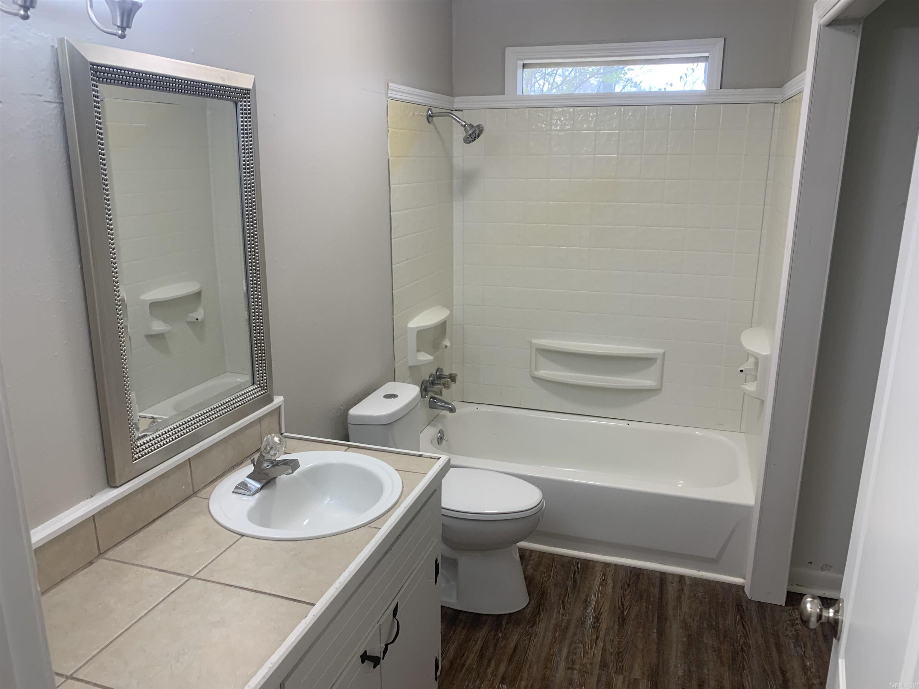 LAPLAZA ACRES - Residential