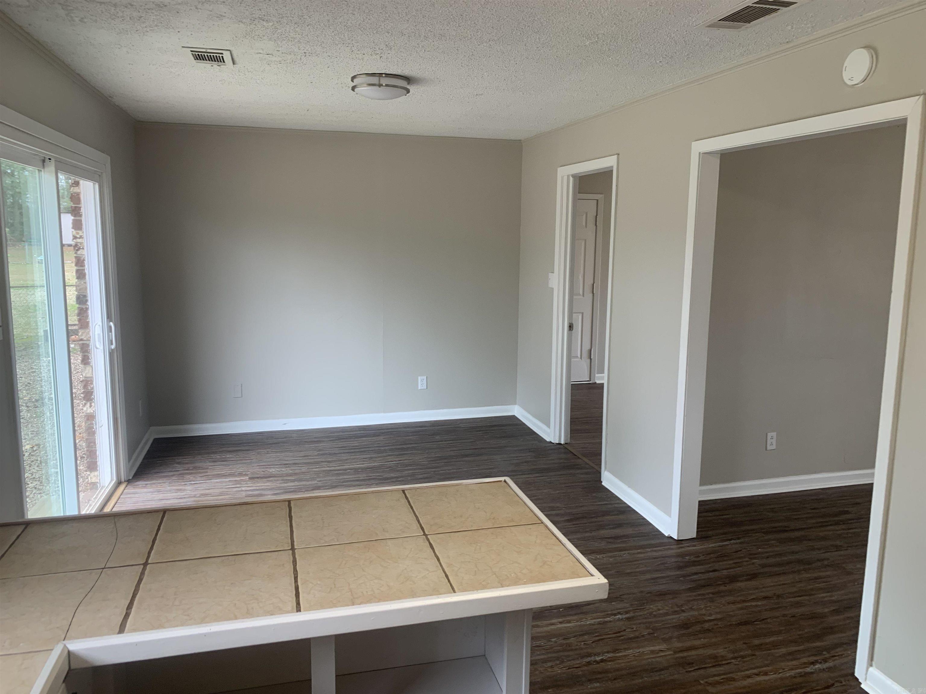 LAPLAZA ACRES - Residential