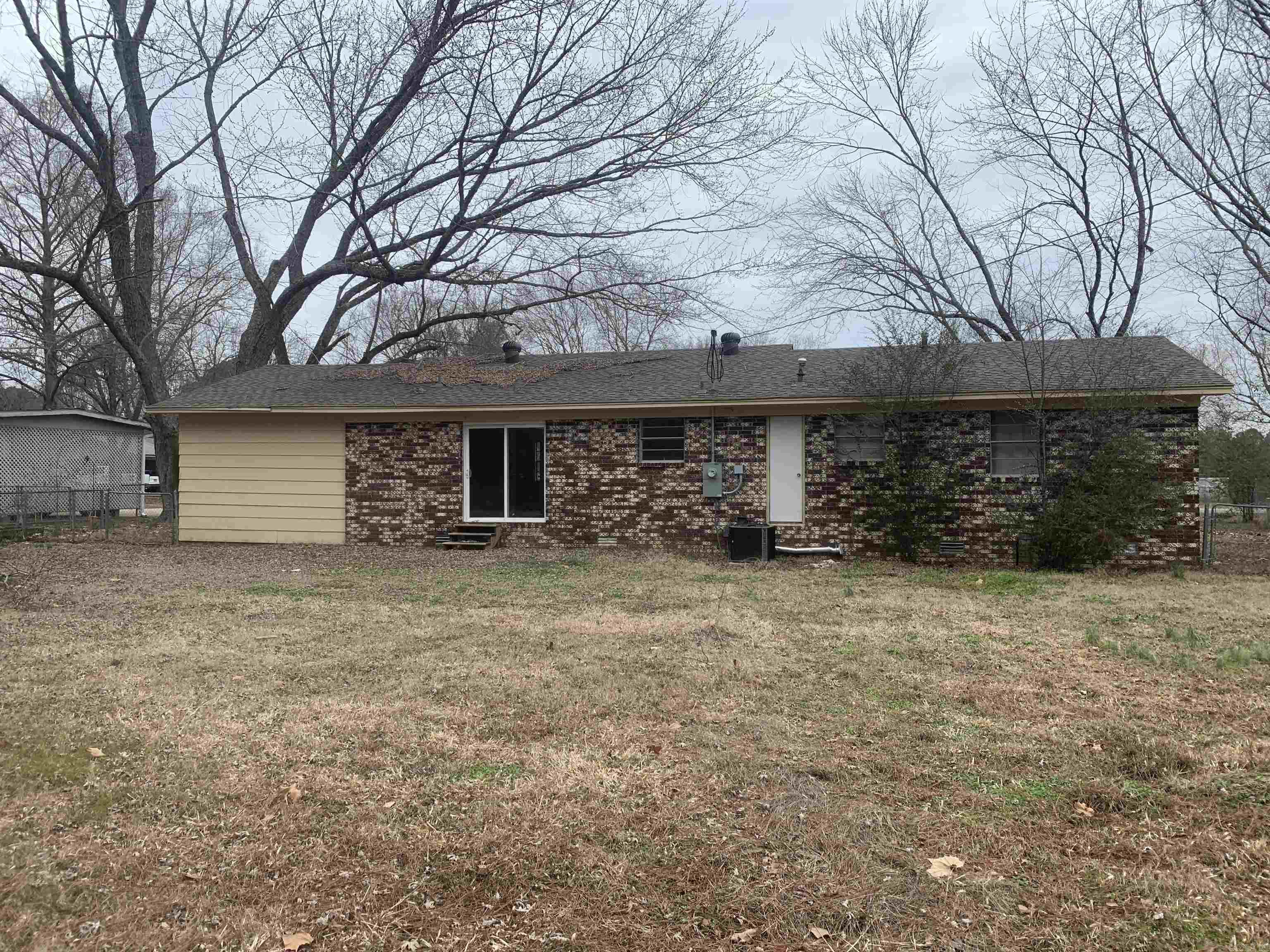 LAPLAZA ACRES - Residential