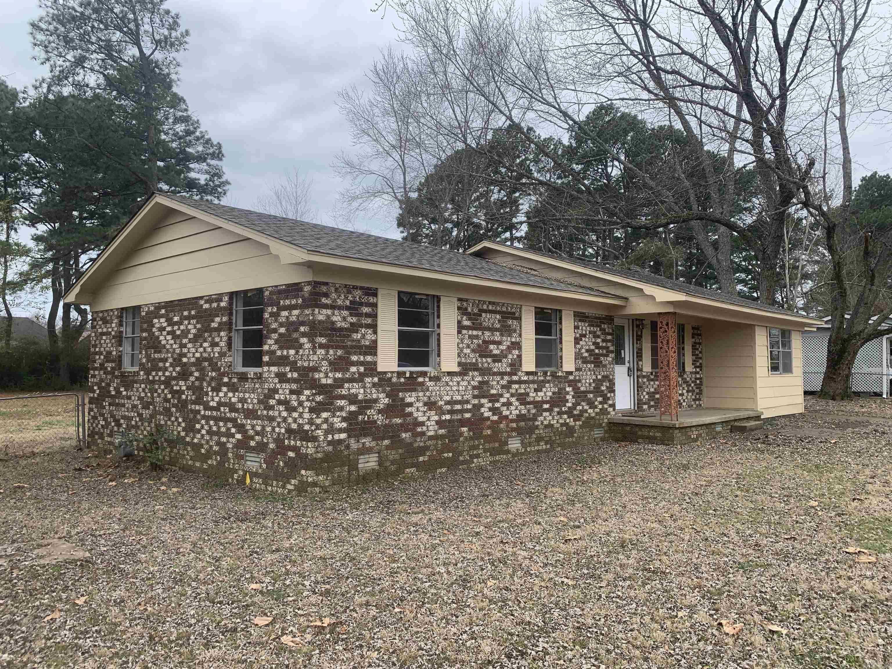 LAPLAZA ACRES - Residential