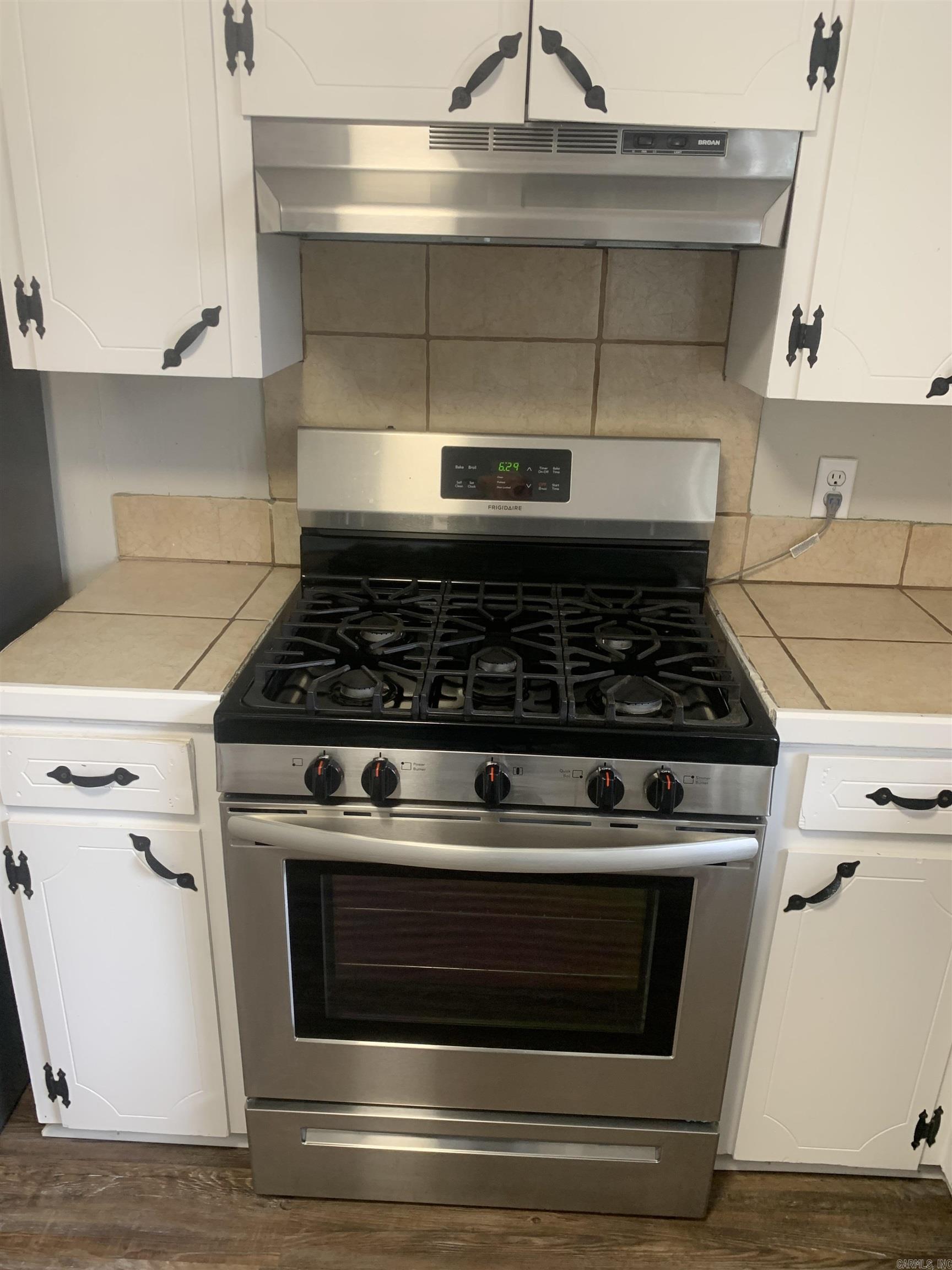 LAPLAZA ACRES - Residential