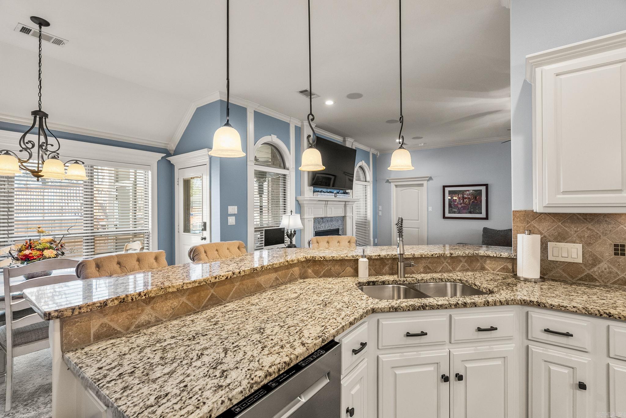 COUNTRY CLUB OF AR-QUARTERS ADDN - Residential