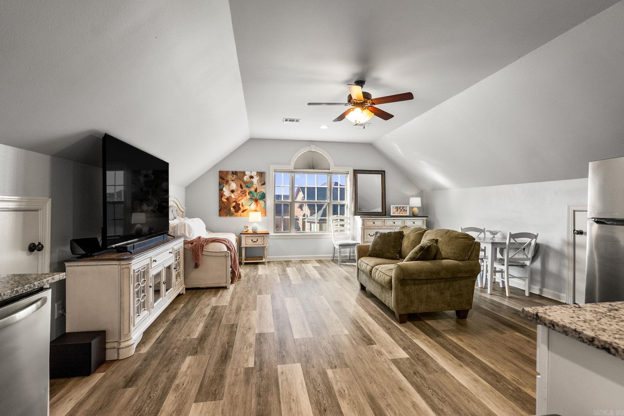 COUNTRY CLUB OF AR-QUARTERS ADDN - Residential