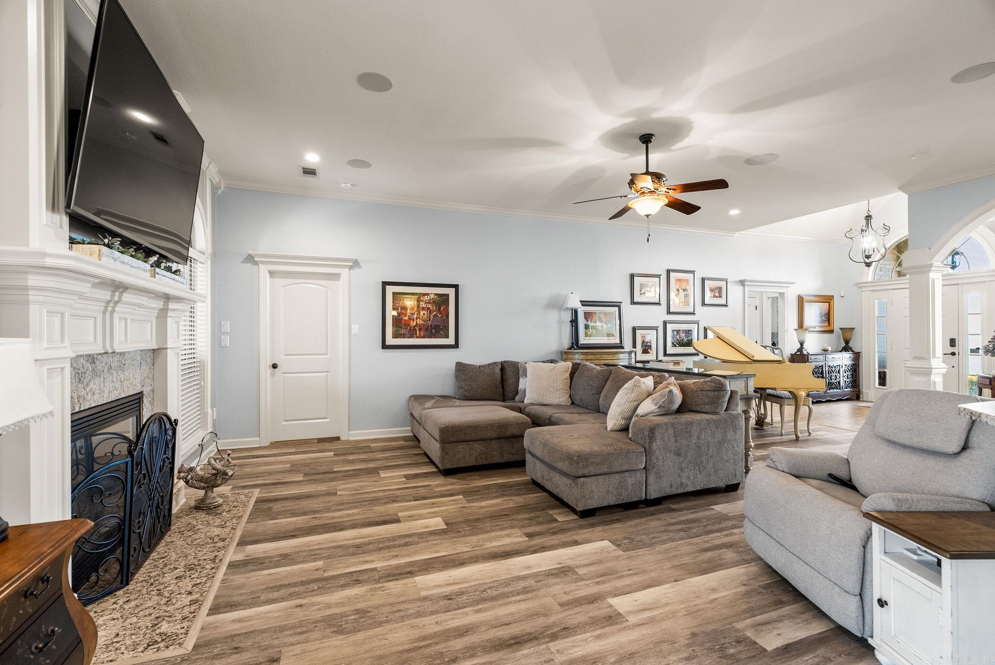 COUNTRY CLUB OF AR-QUARTERS ADDN - Residential