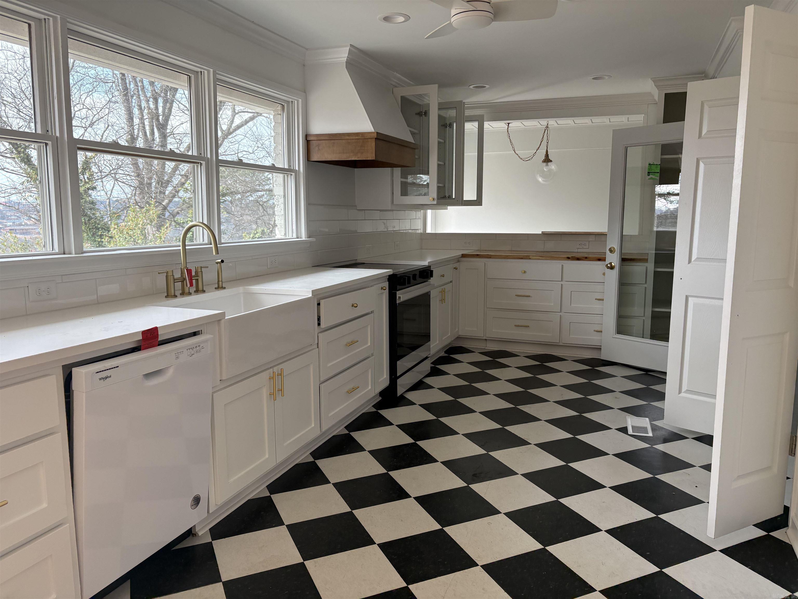 KINGWOOD PLACE - Residential