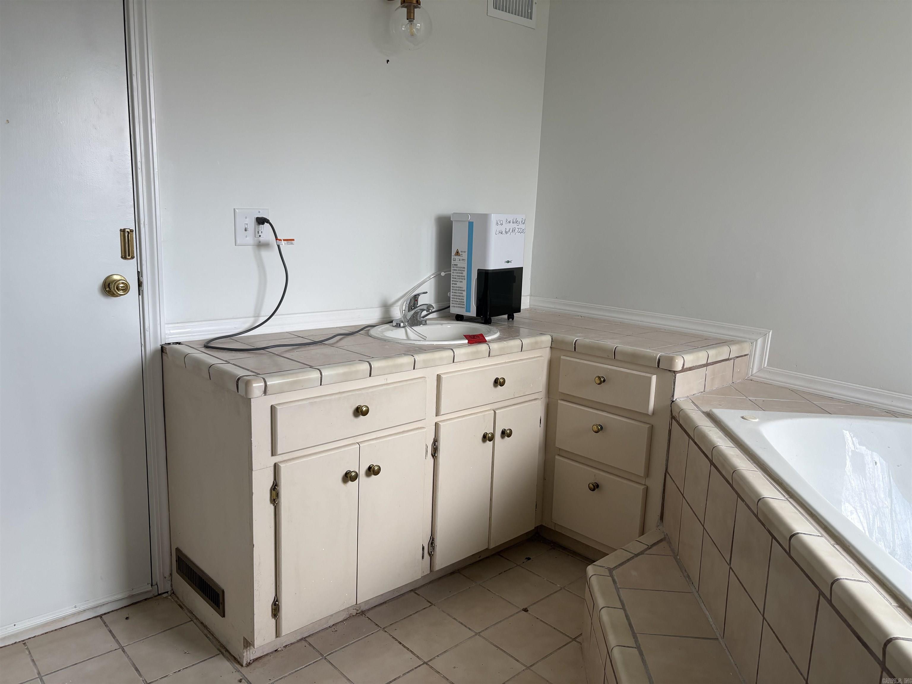 KINGWOOD PLACE - Residential