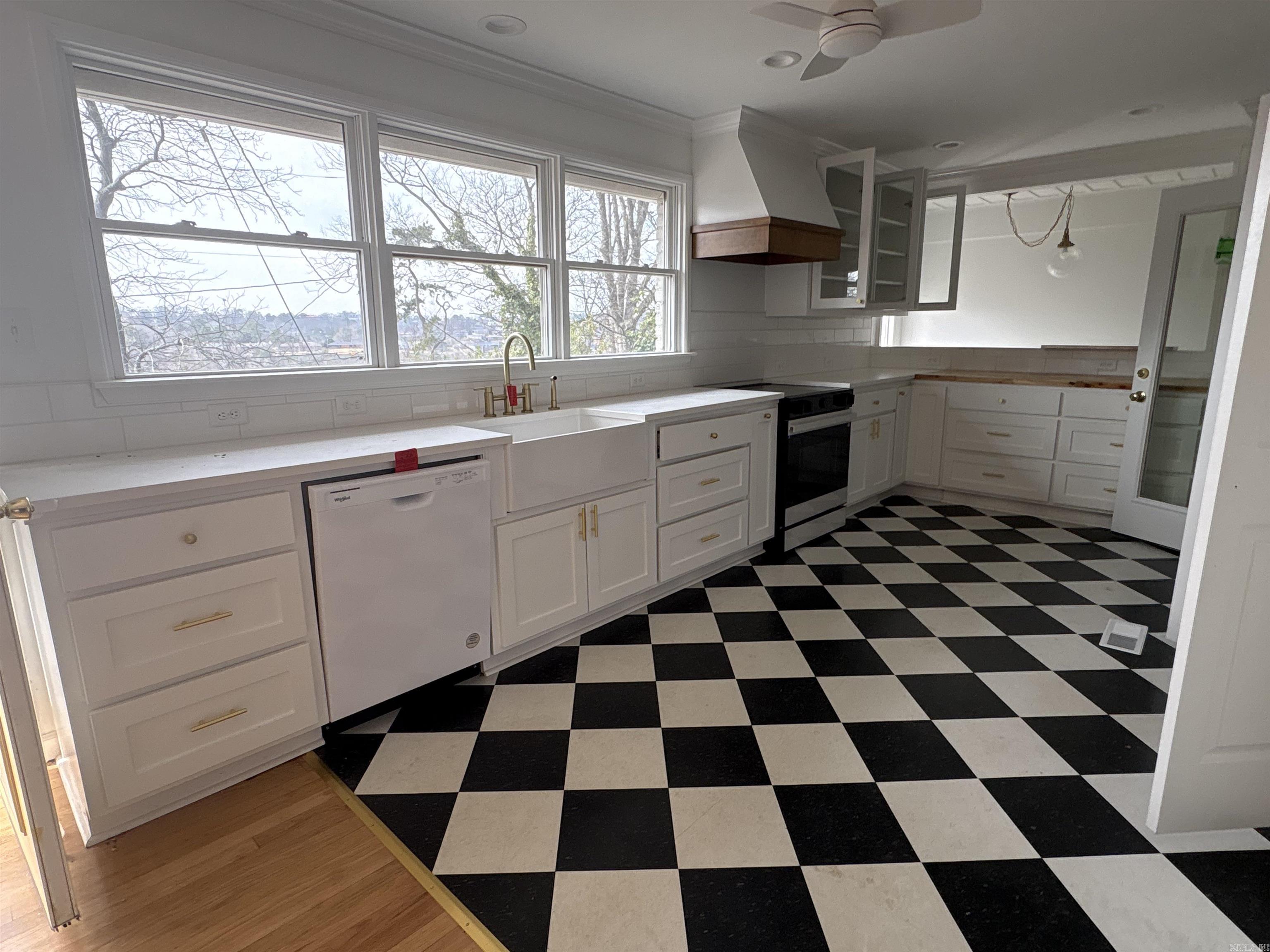 KINGWOOD PLACE - Residential