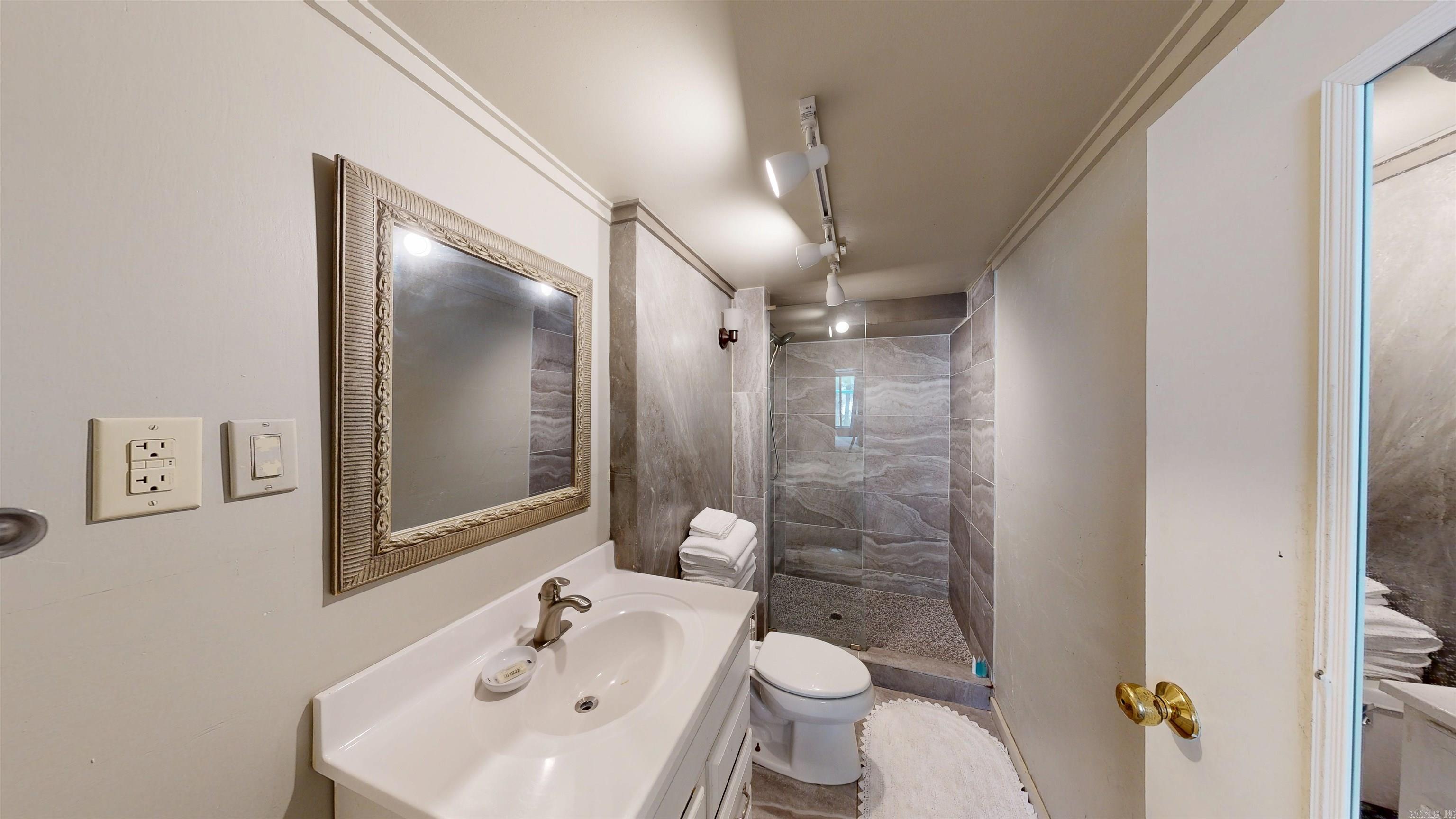 HILLCREST - Residential