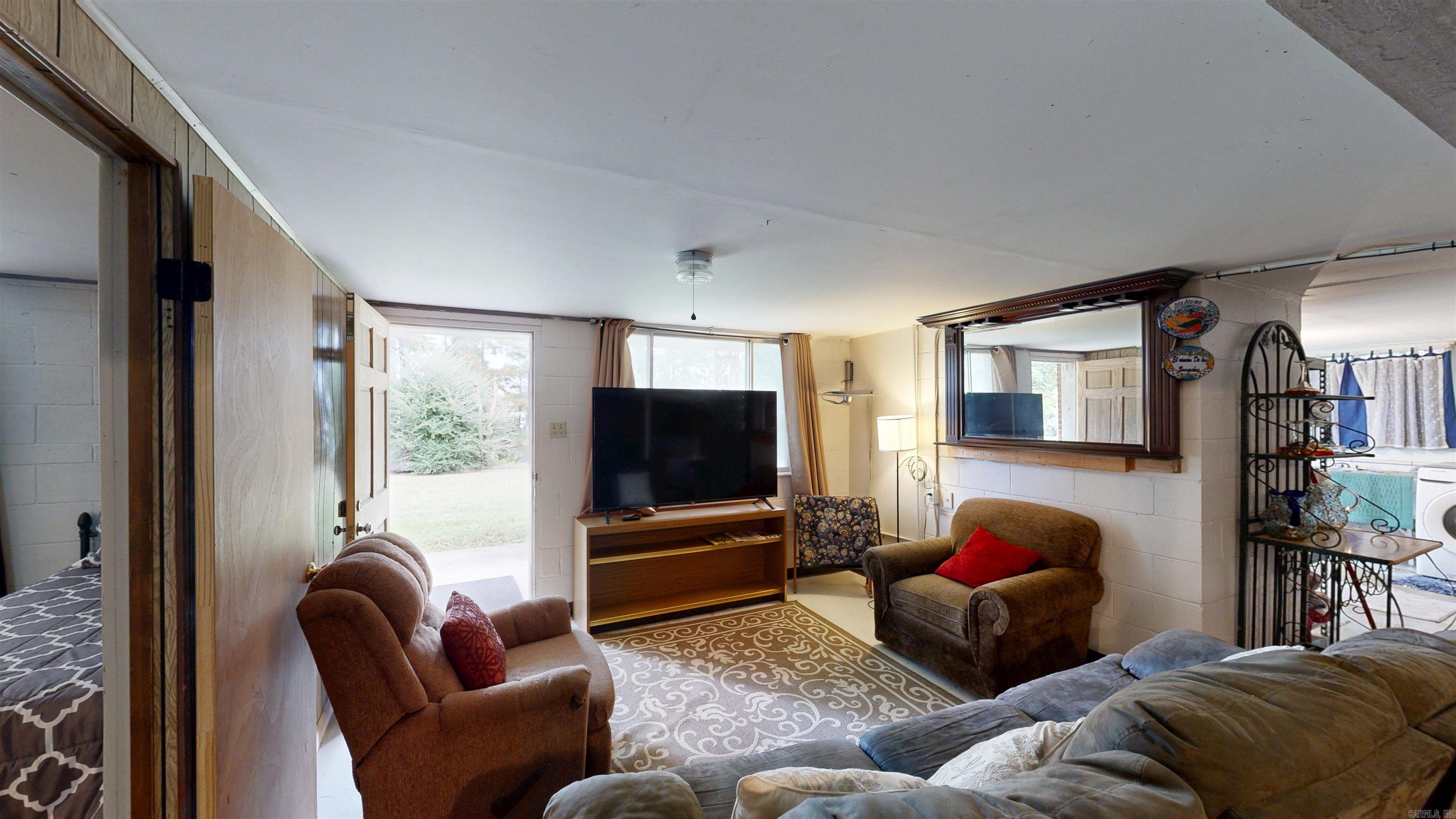 HILLCREST - Residential