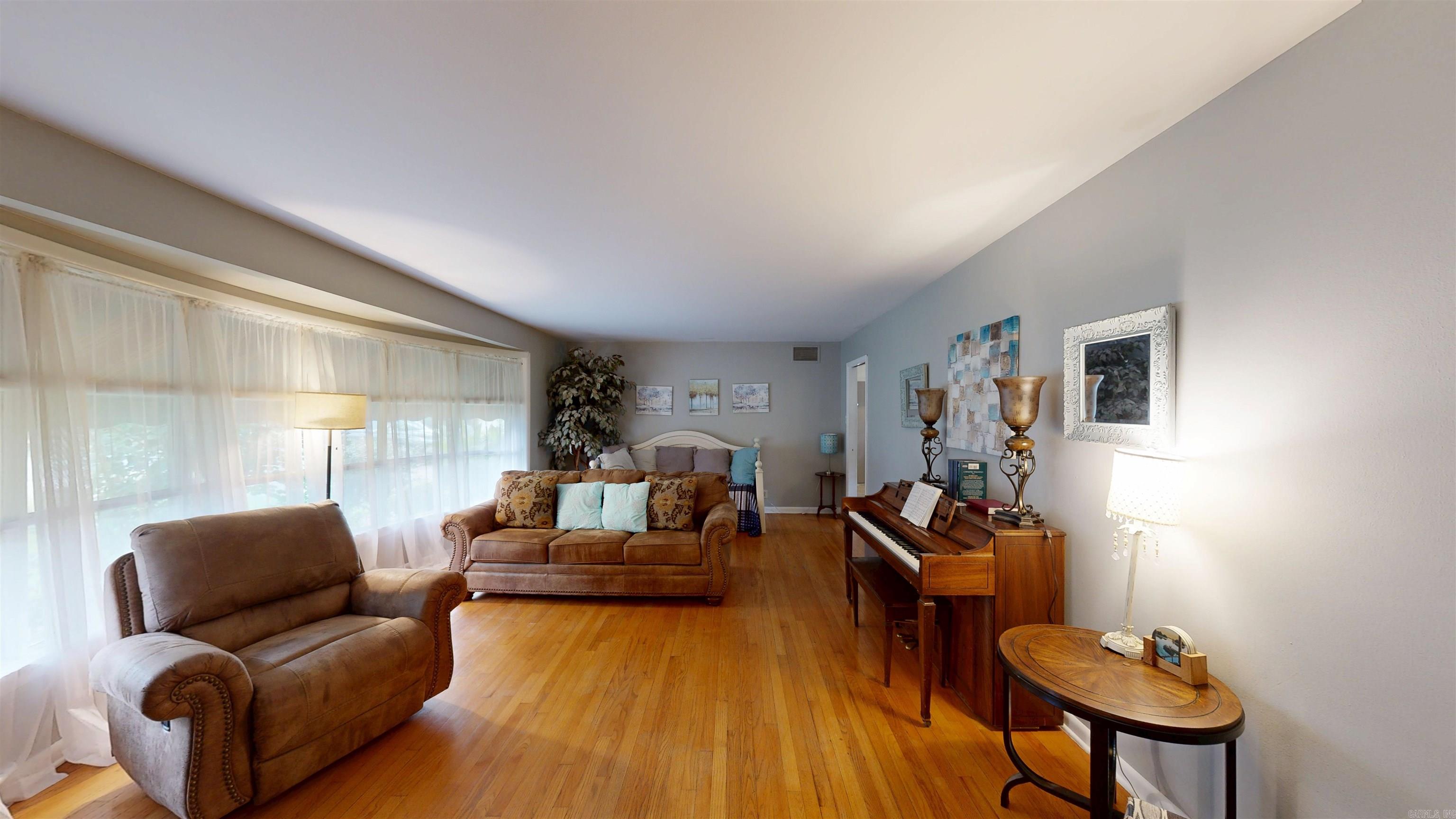 HILLCREST - Residential