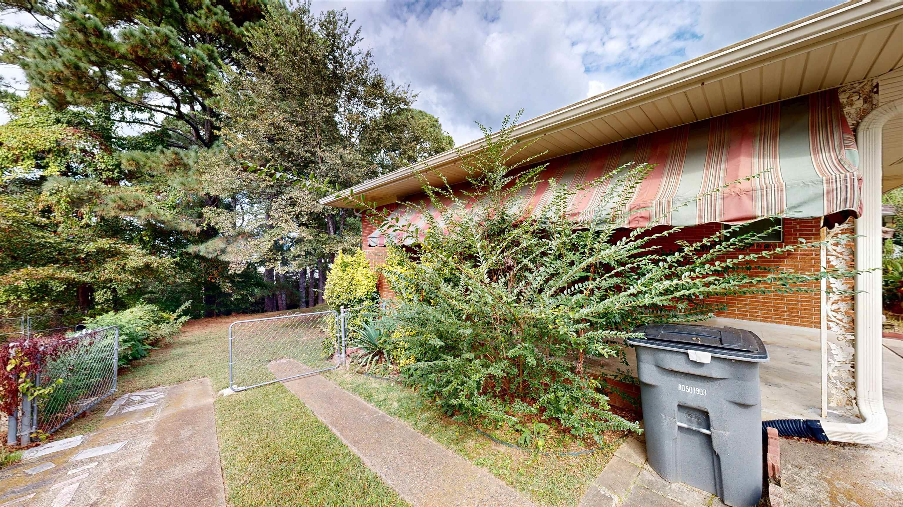 HILLCREST - Residential