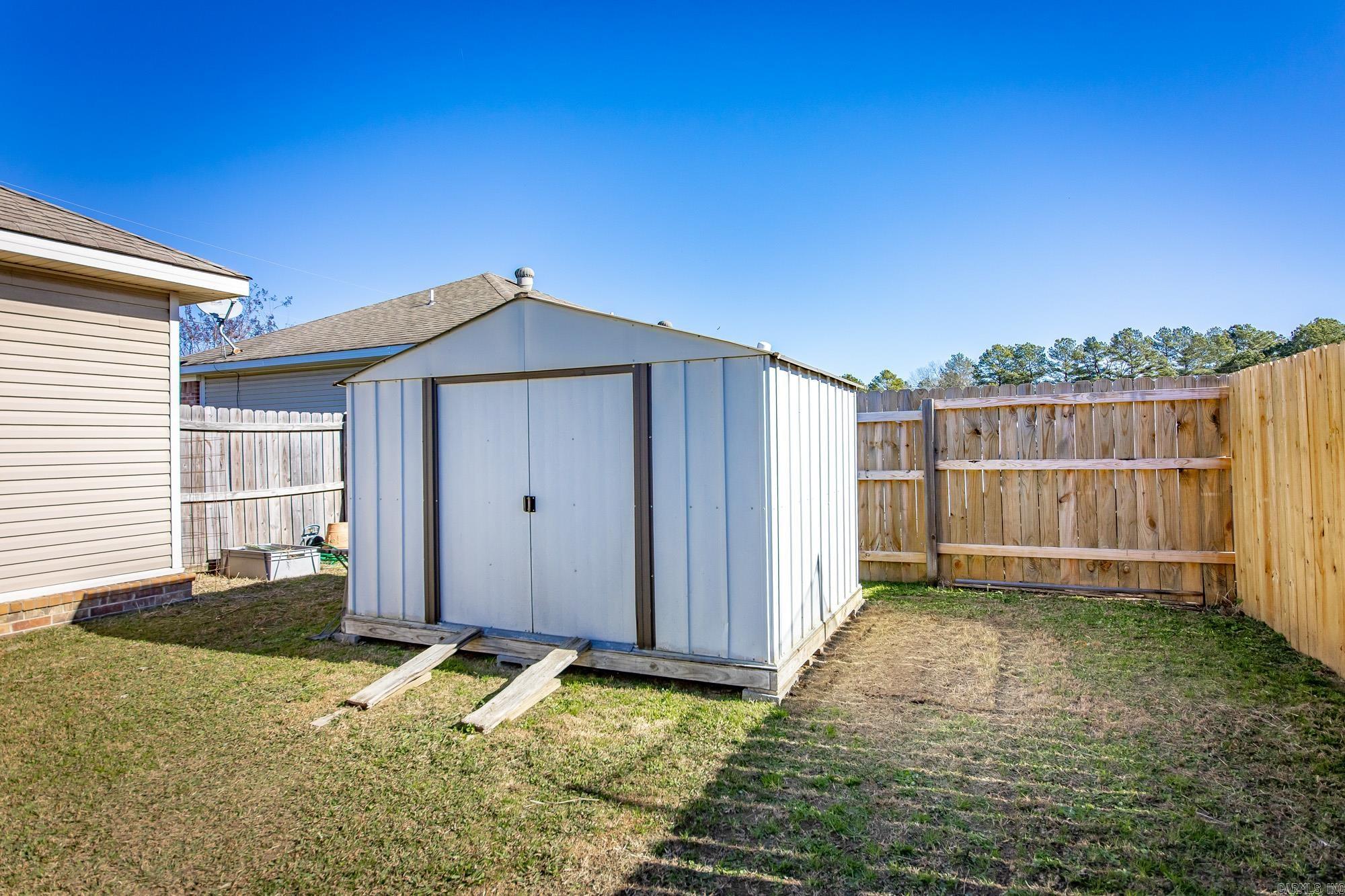 TWIN LAKES PLANNED - Residential