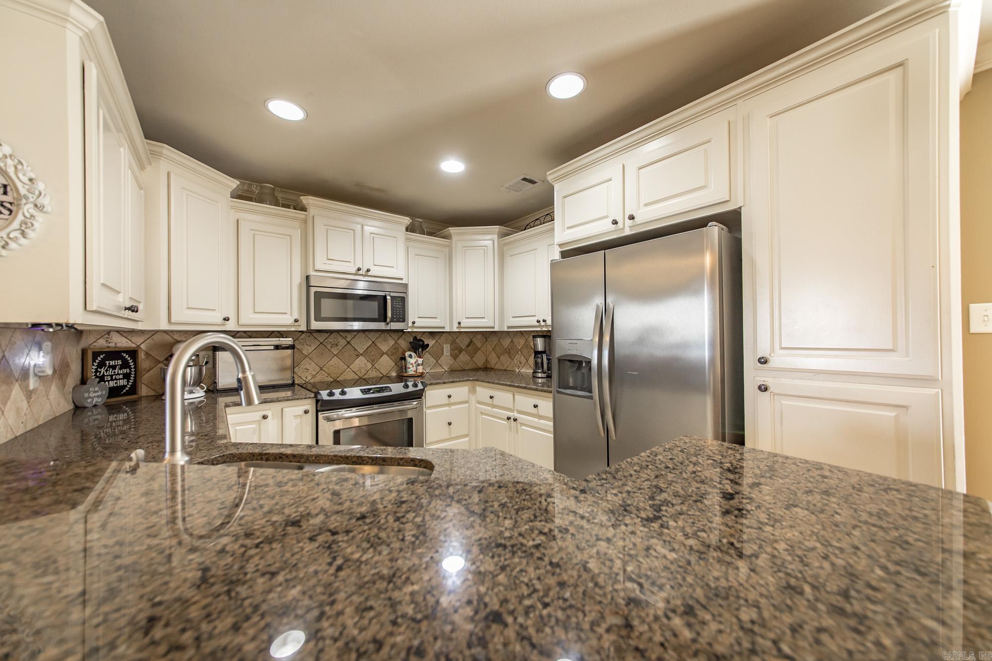 TWIN LAKES PLANNED - Residential