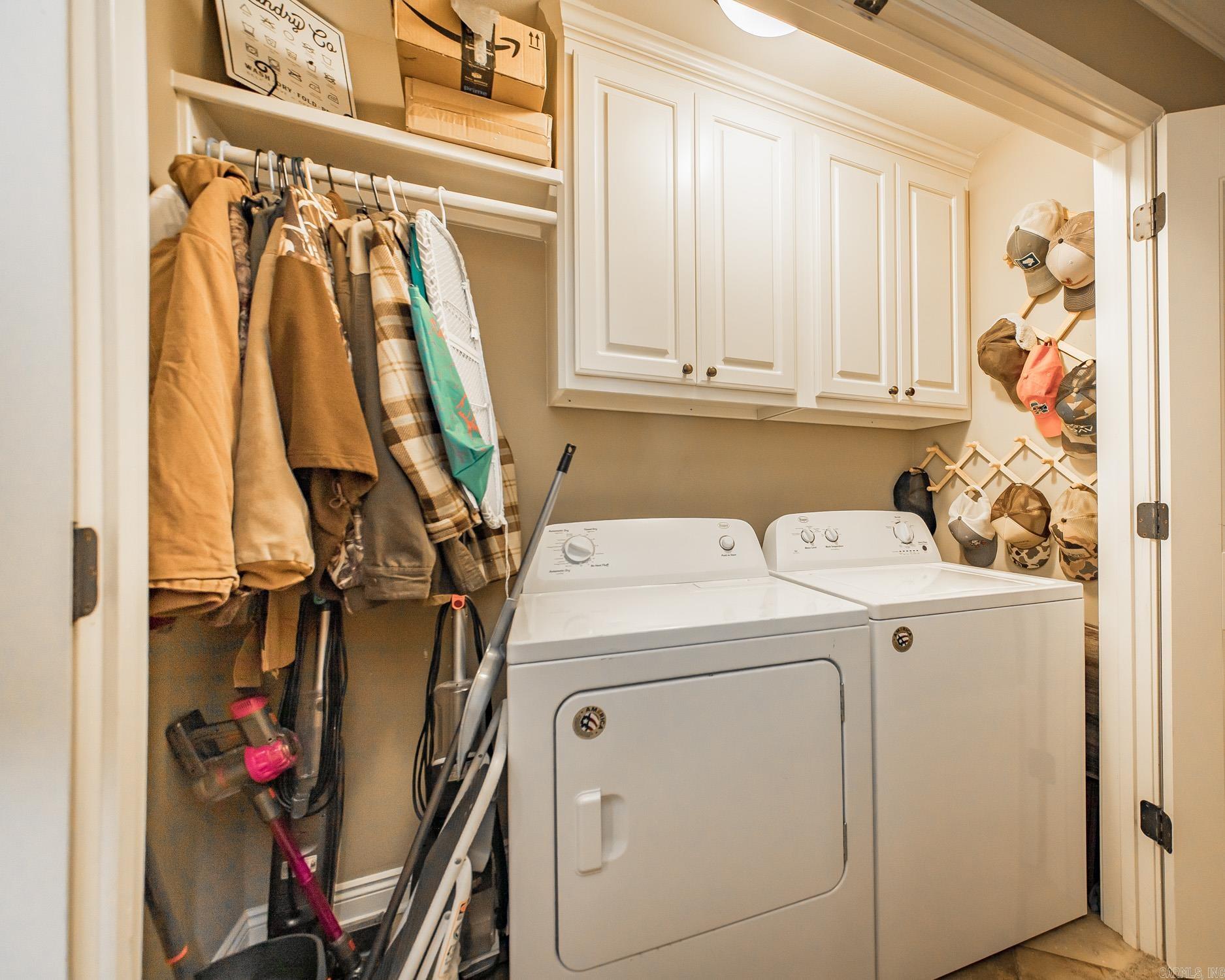 TWIN LAKES PLANNED - Residential