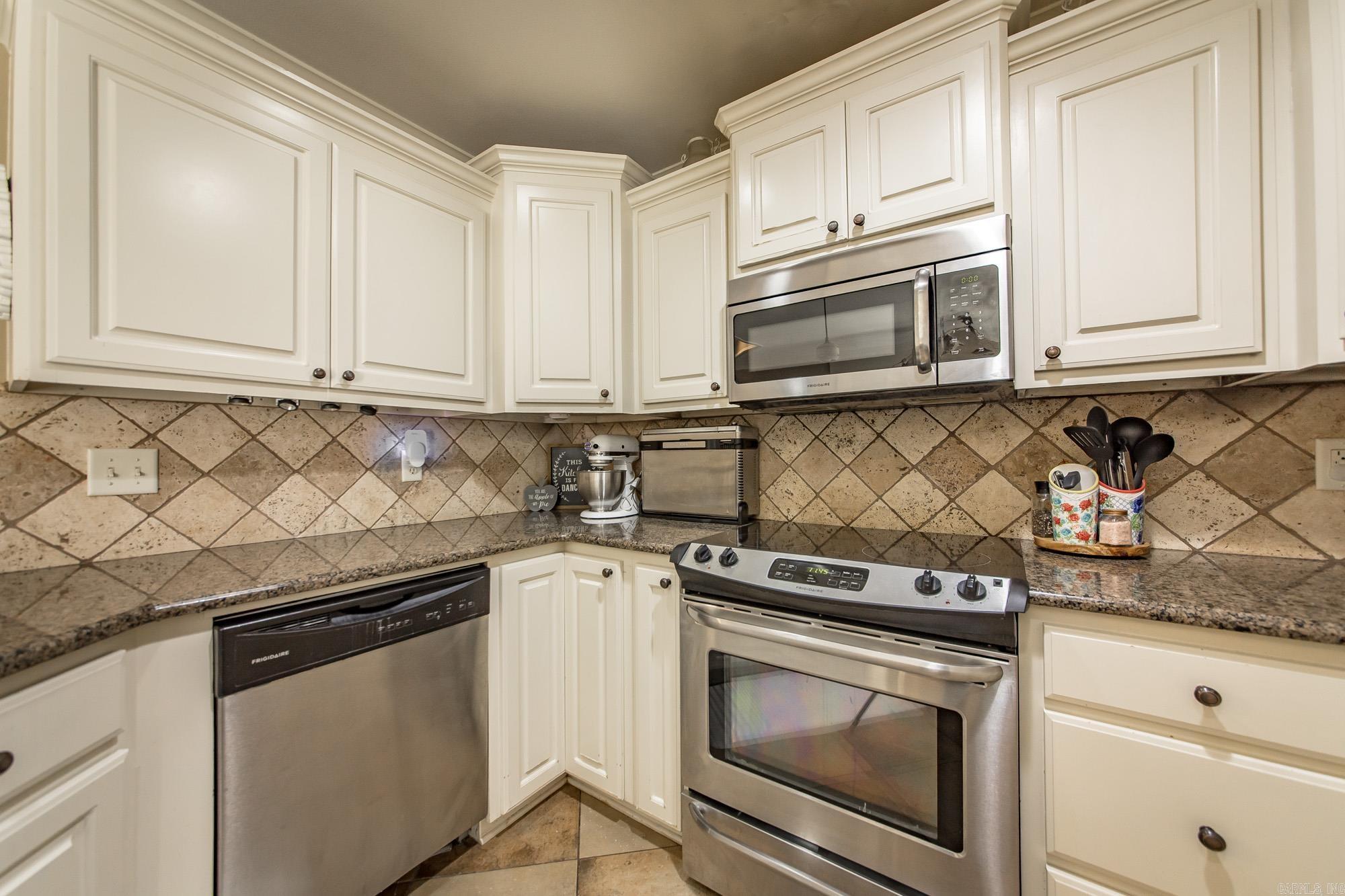 TWIN LAKES PLANNED - Residential