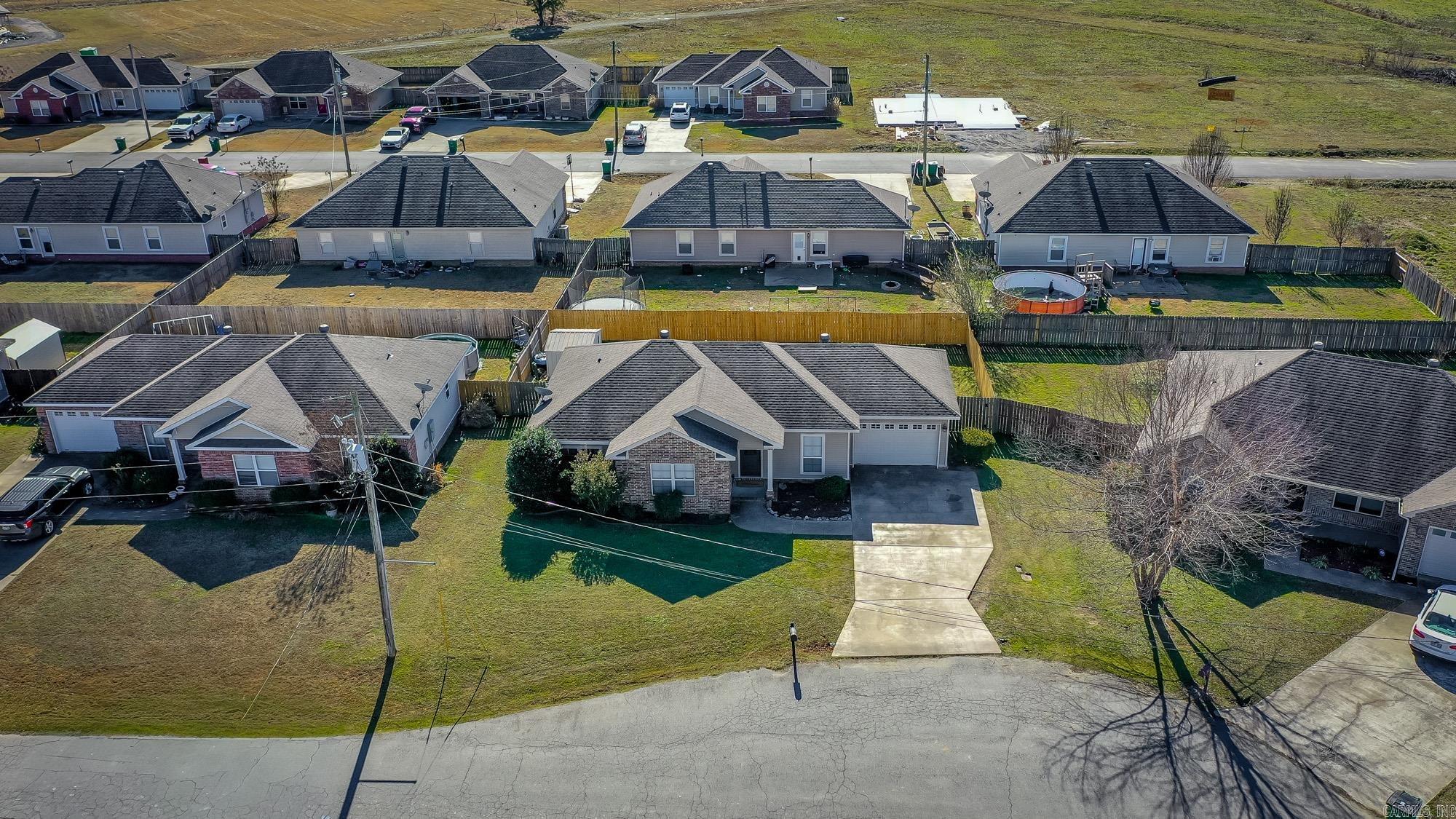 TWIN LAKES PLANNED - Residential