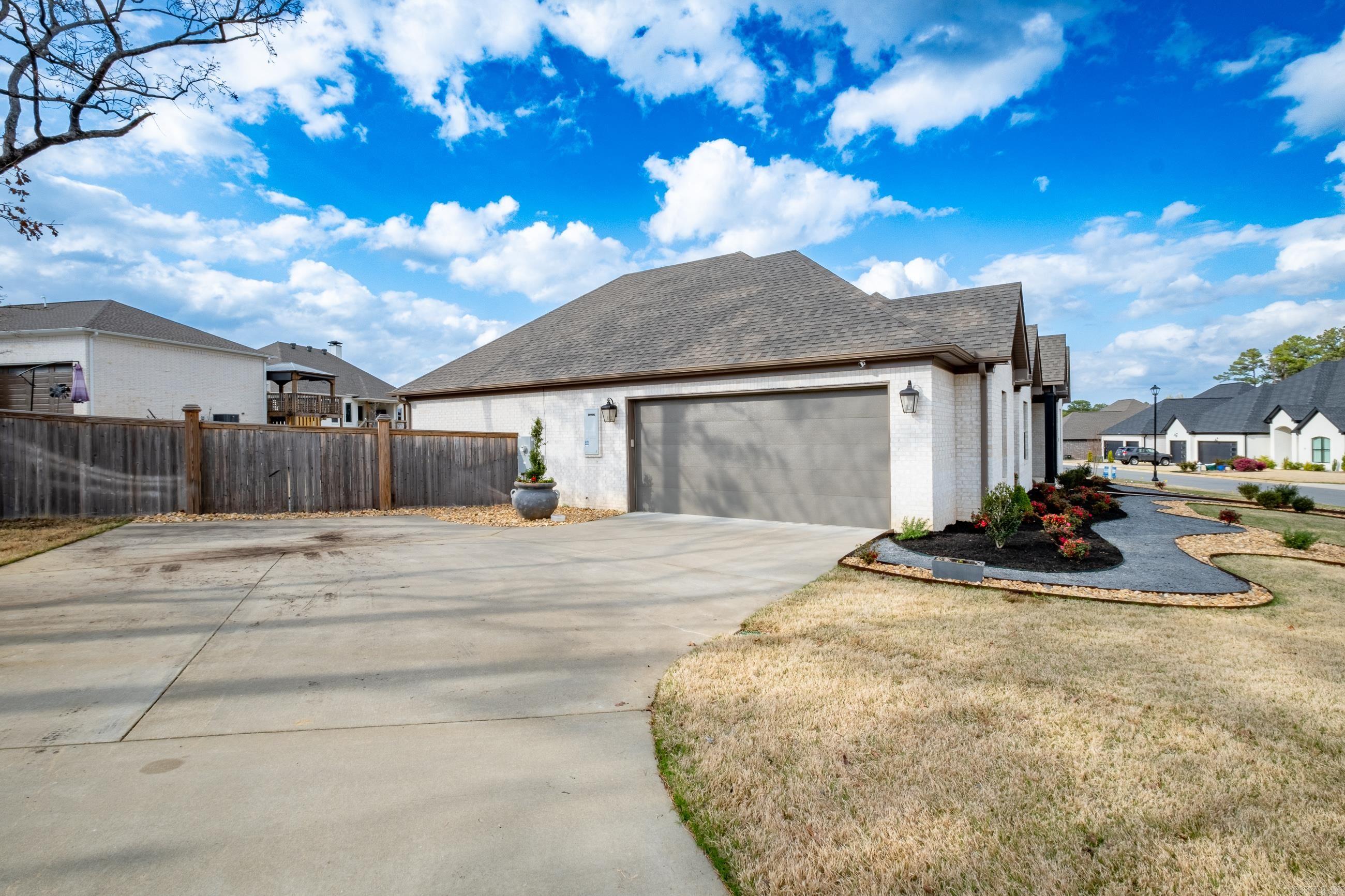 CHENAL VALLEY "CAUREL COURT" - Residential