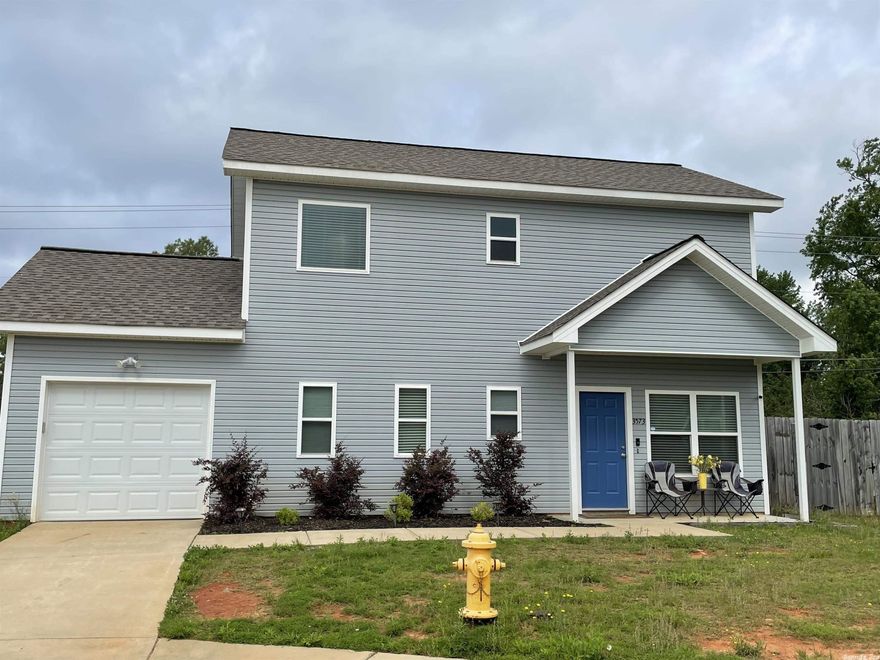 3 bedroom 2.5 bathrooms. Quiet subdivision fenced in yard. 1 car garage