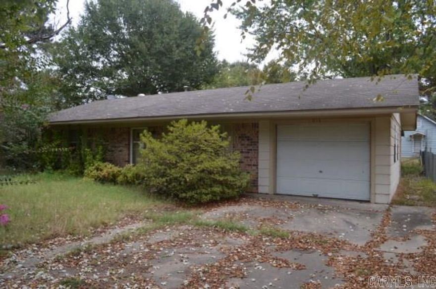 Investor opportunity! 2 bed 1 bath home with a fully fenced yard. Garage parking and a nice covered sun room. TLC needed. Corporate seller. SOLD "AS IS WHERE IS" no warranties or guarantee given. Proof of funds with all offers.