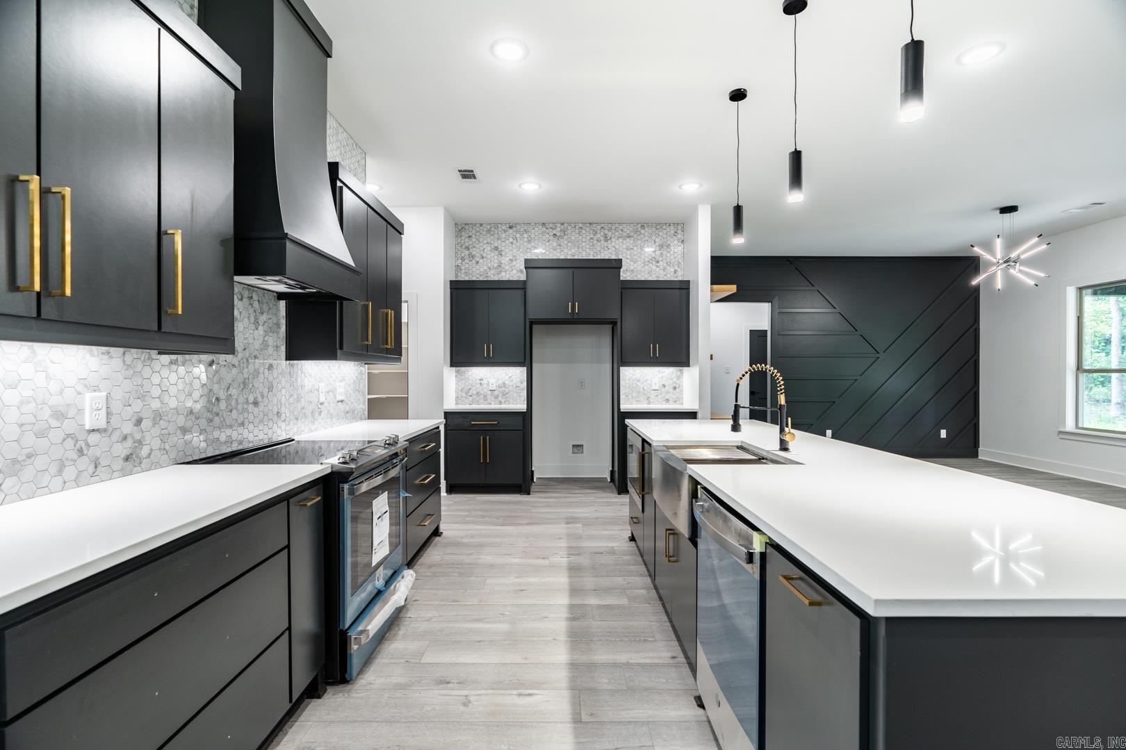 MOUNT TABOR ESTATES - Residential