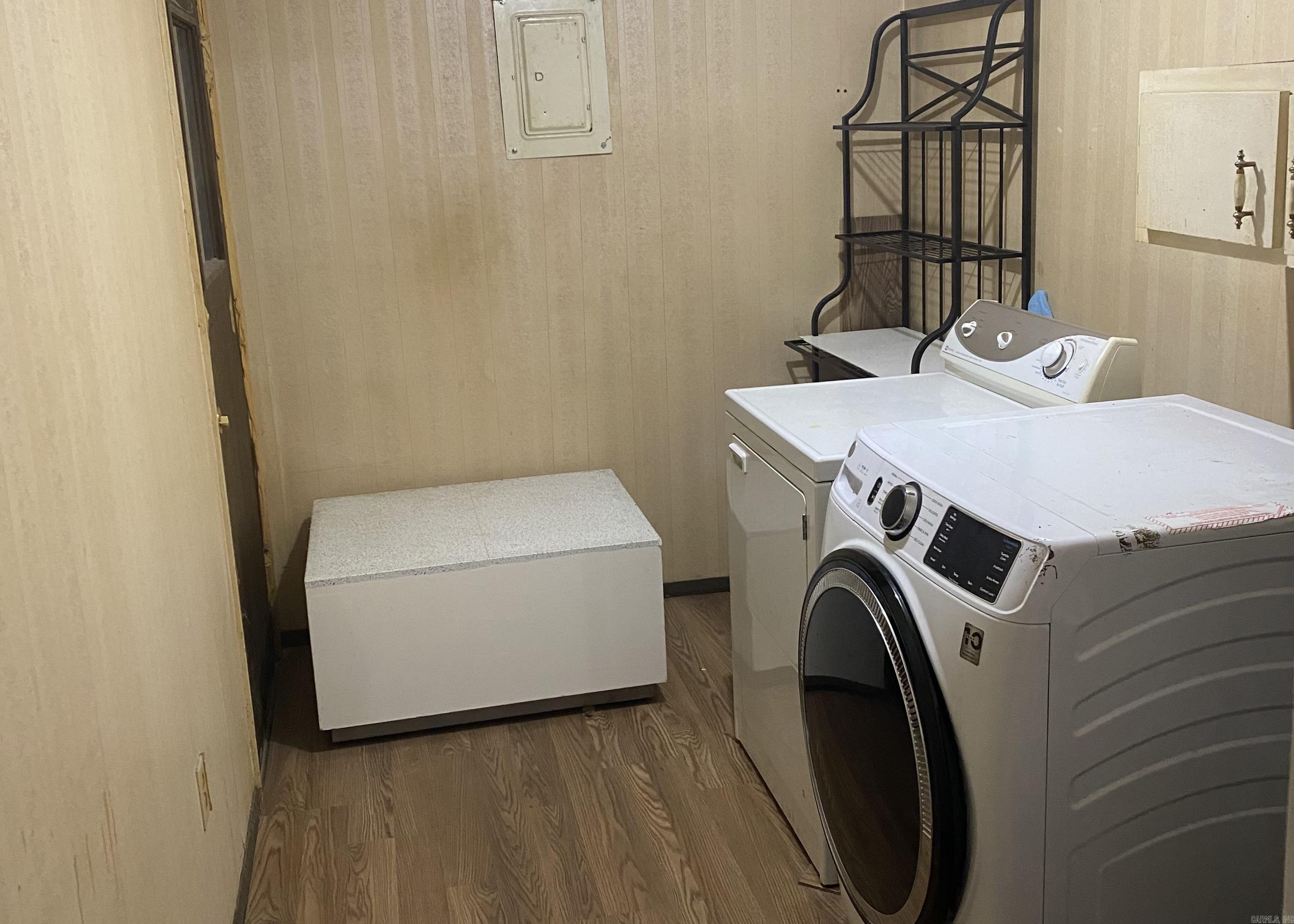 CUSHING MANOR - Residential