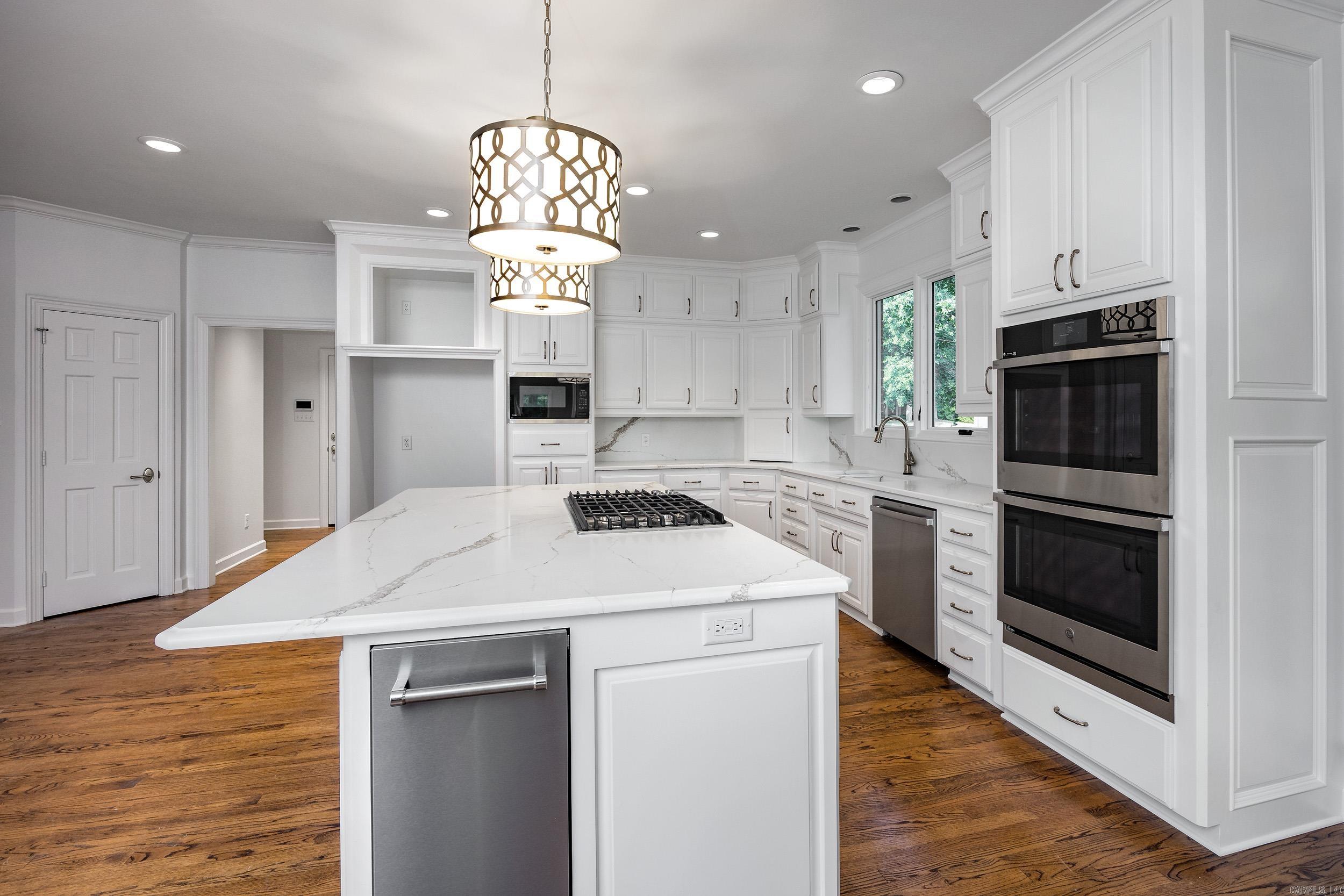 CHENAL VALLEY AVIGNON COURT - Residential