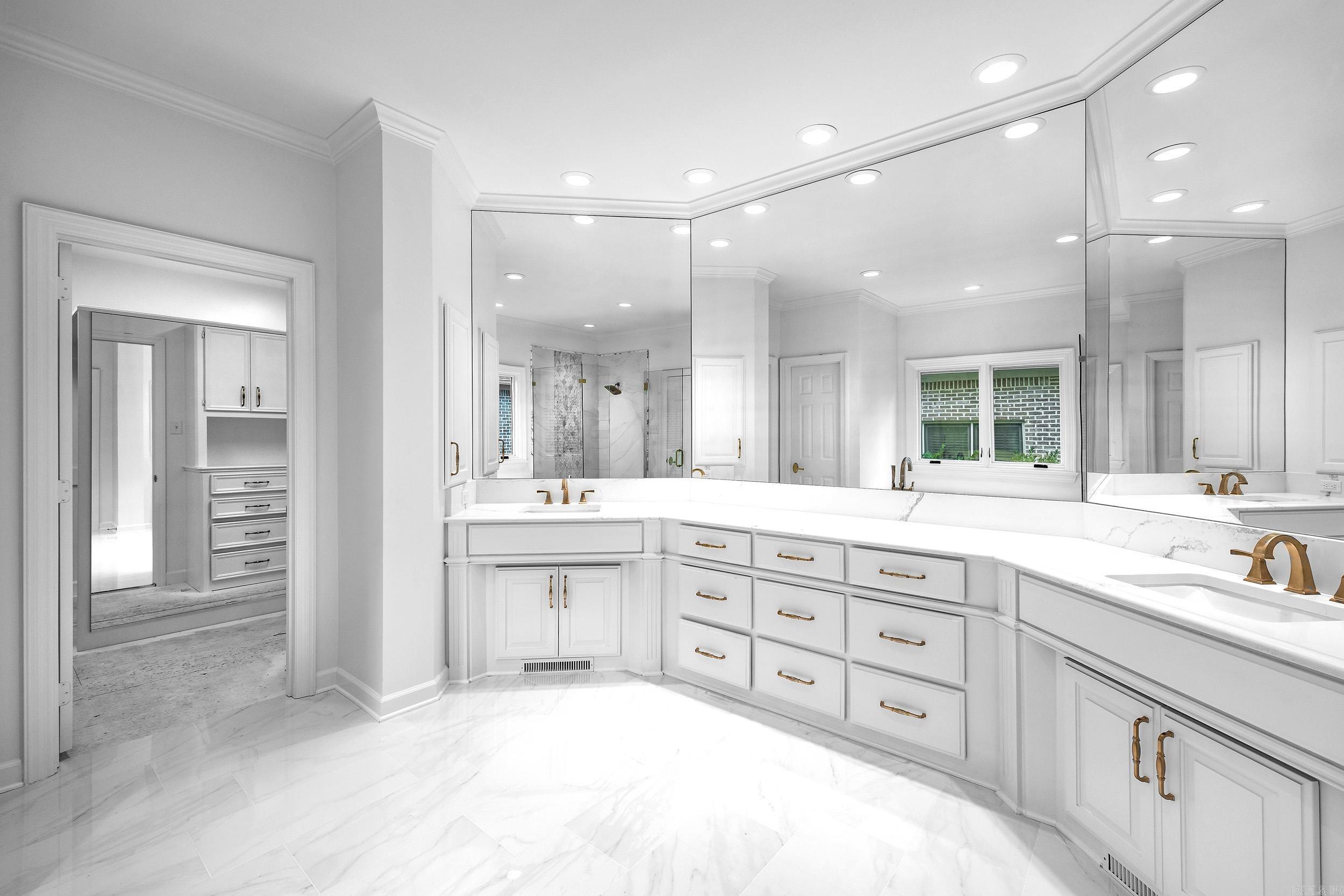 CHENAL VALLEY AVIGNON COURT - Residential