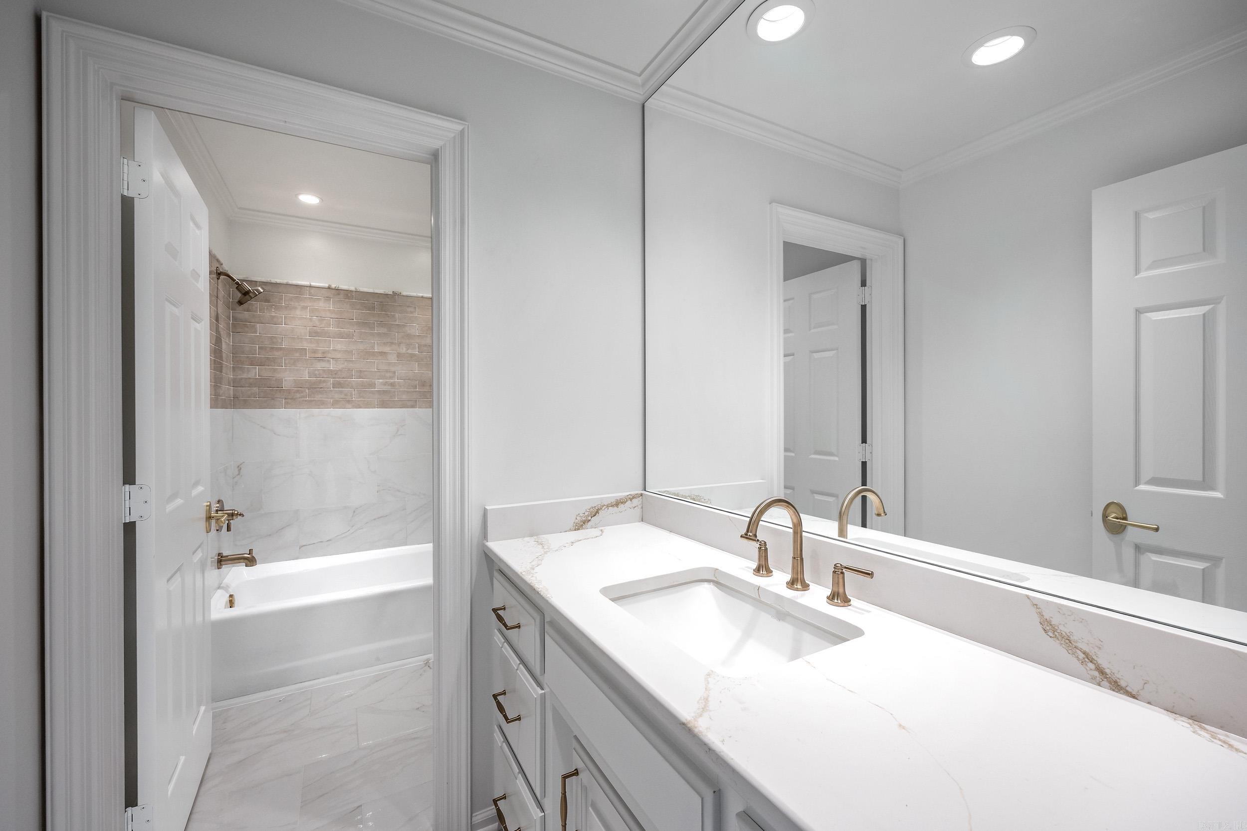 CHENAL VALLEY AVIGNON COURT - Residential