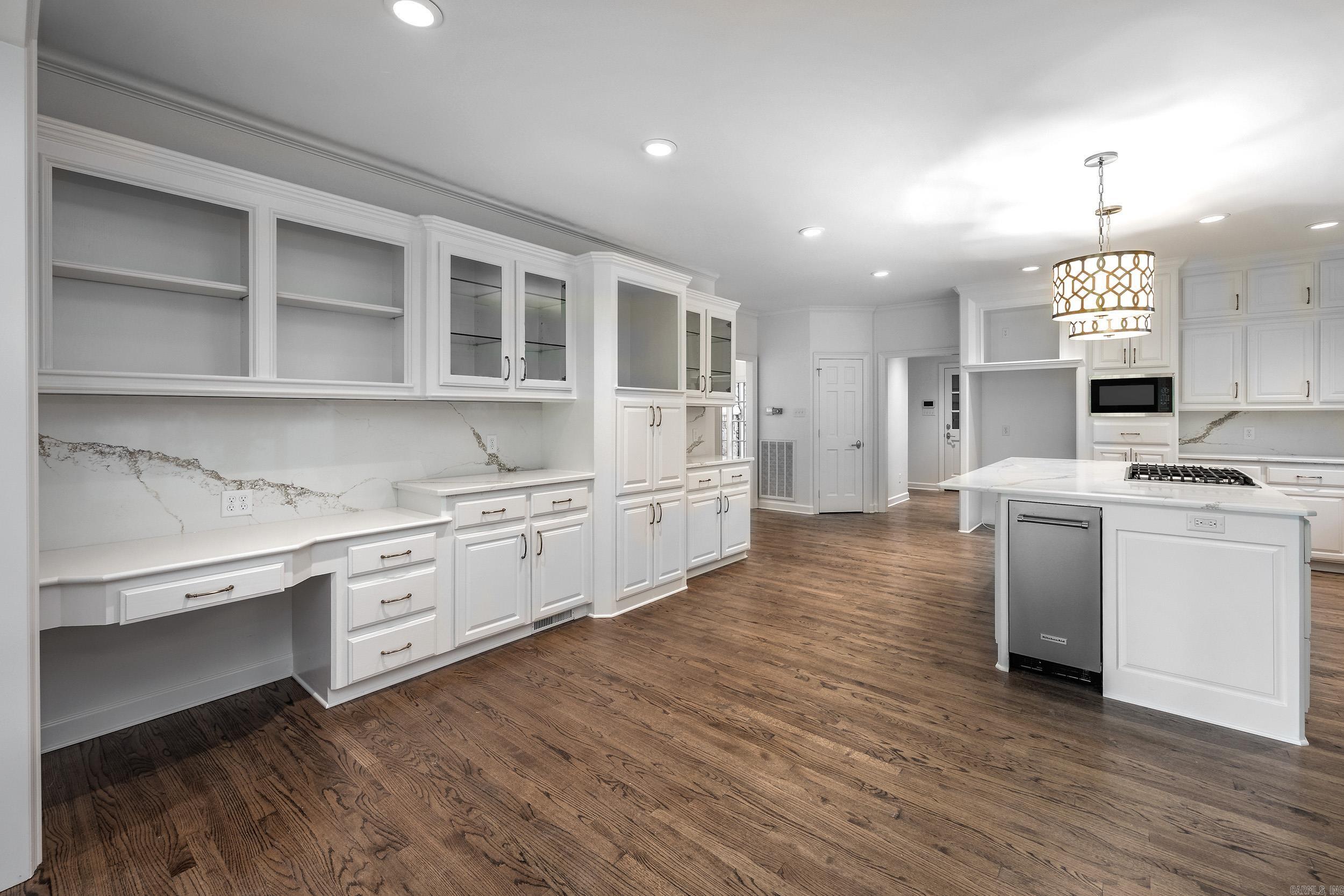 CHENAL VALLEY AVIGNON COURT - Residential