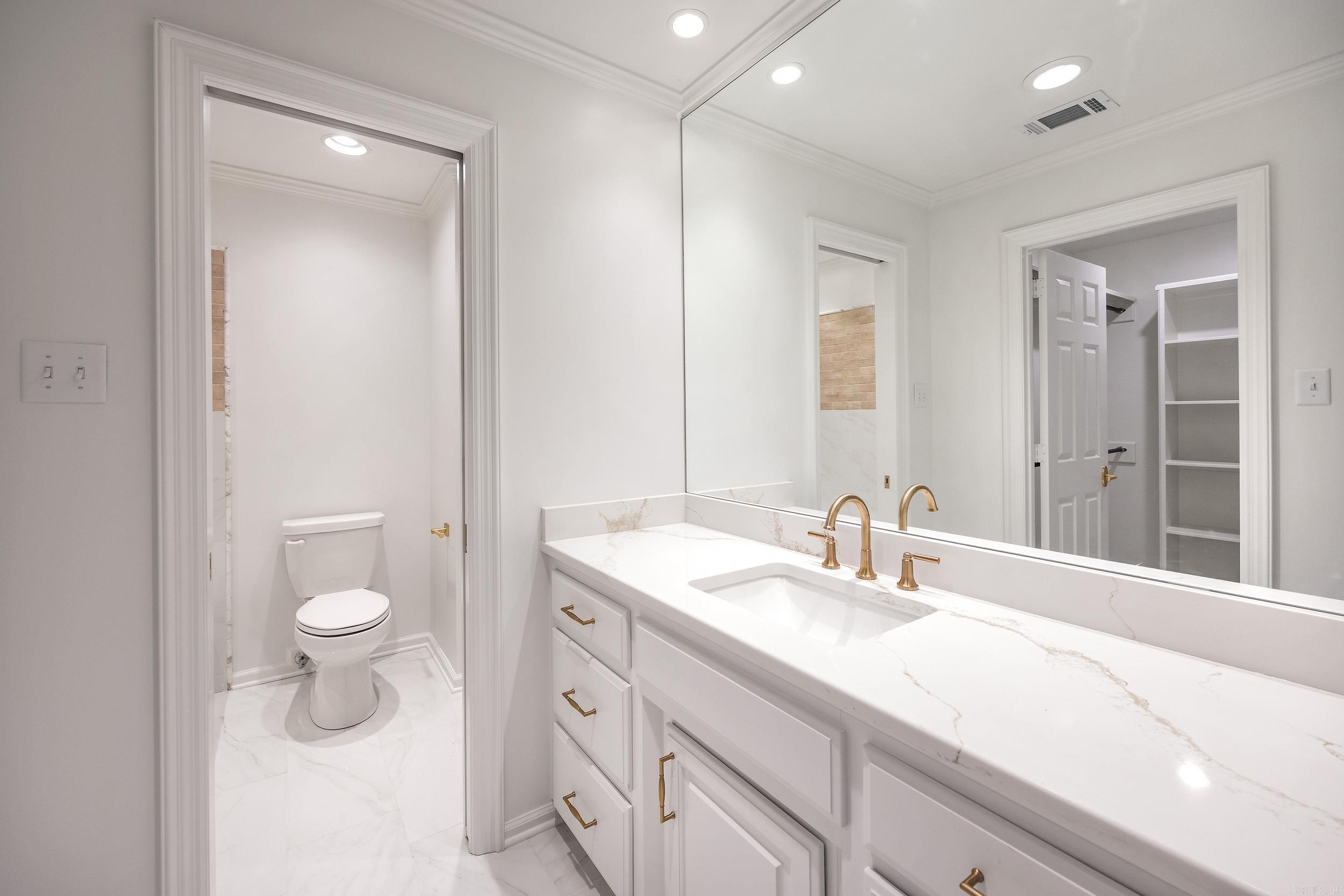 CHENAL VALLEY AVIGNON COURT - Residential