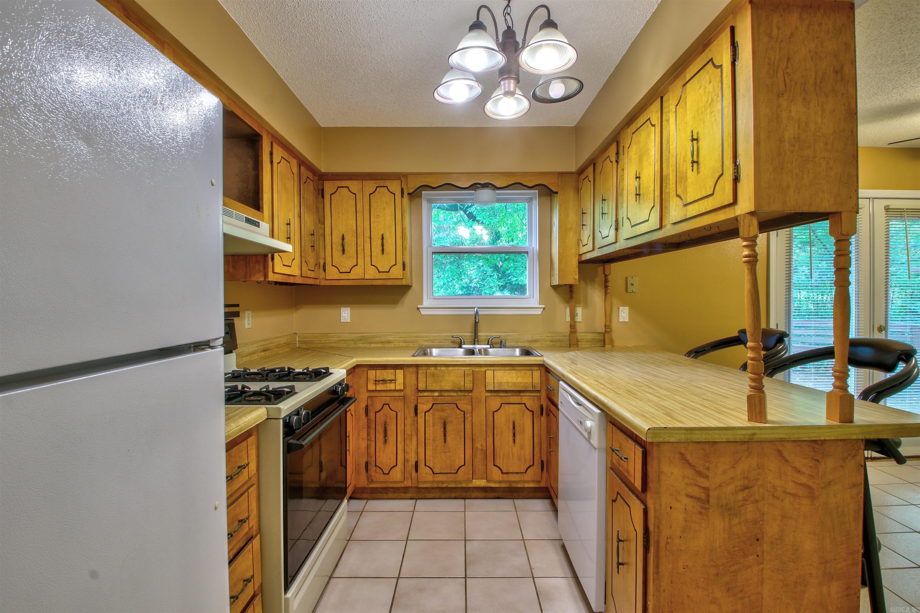 AZALEA PLACE - Residential