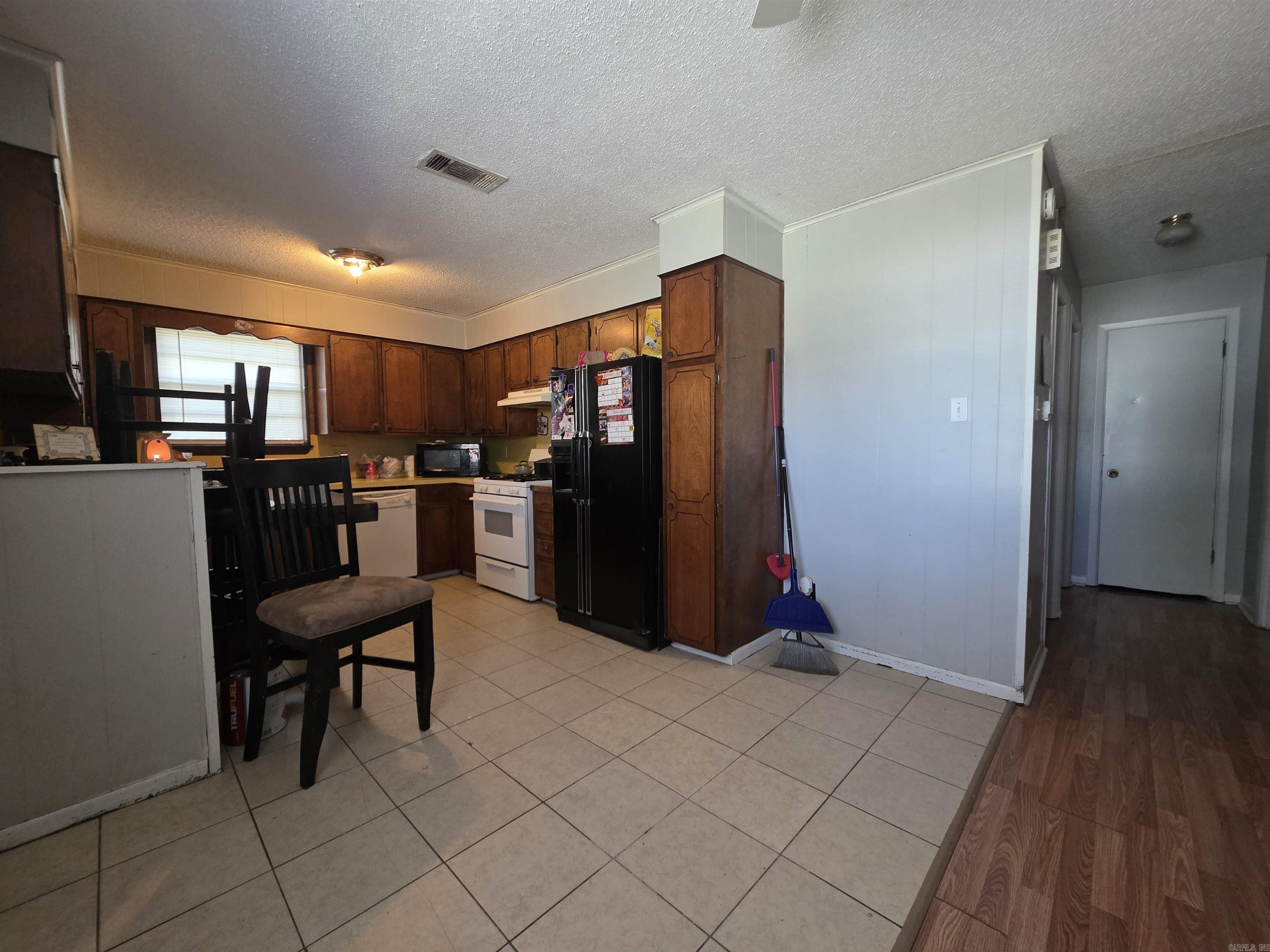 Royal Manor - Residential Income