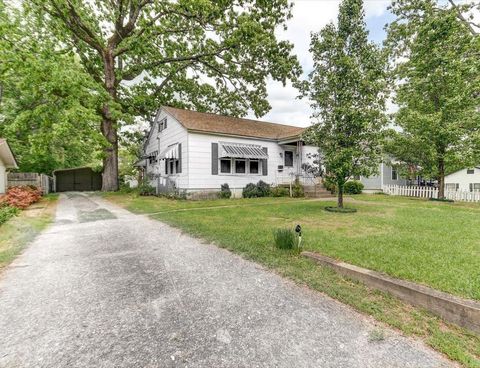 Photo of Hot Springs, AR 71913 (MLS # 26014719)