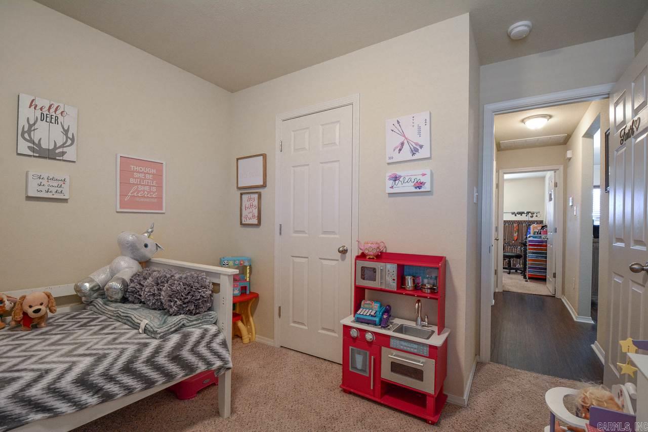 PARKWAY MEADOWS - Residential