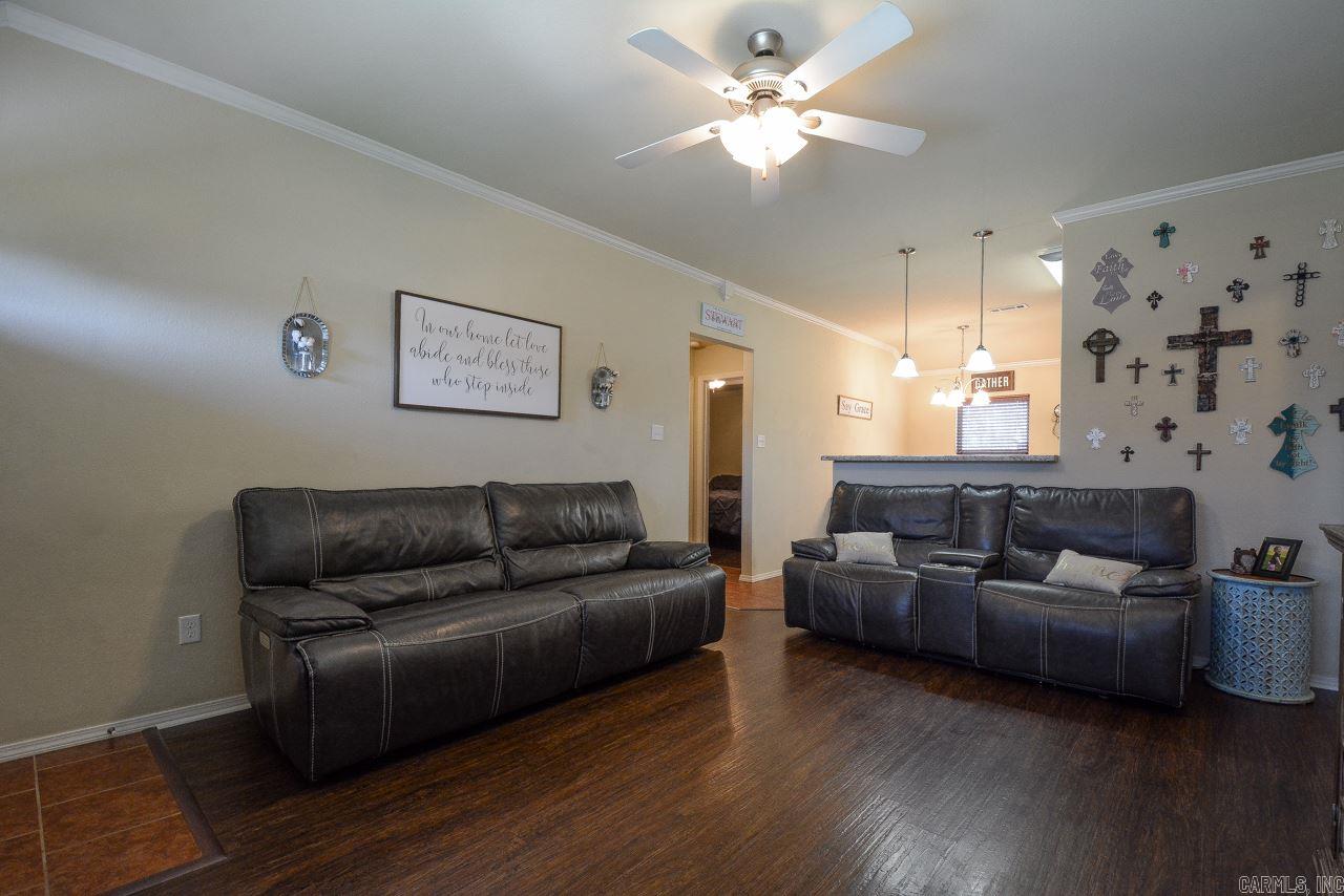 PARKWAY MEADOWS - Residential