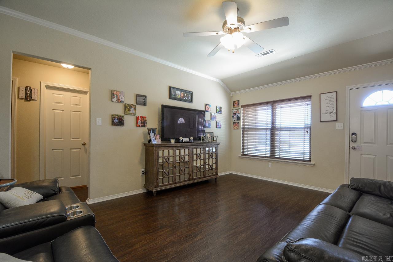 PARKWAY MEADOWS - Residential